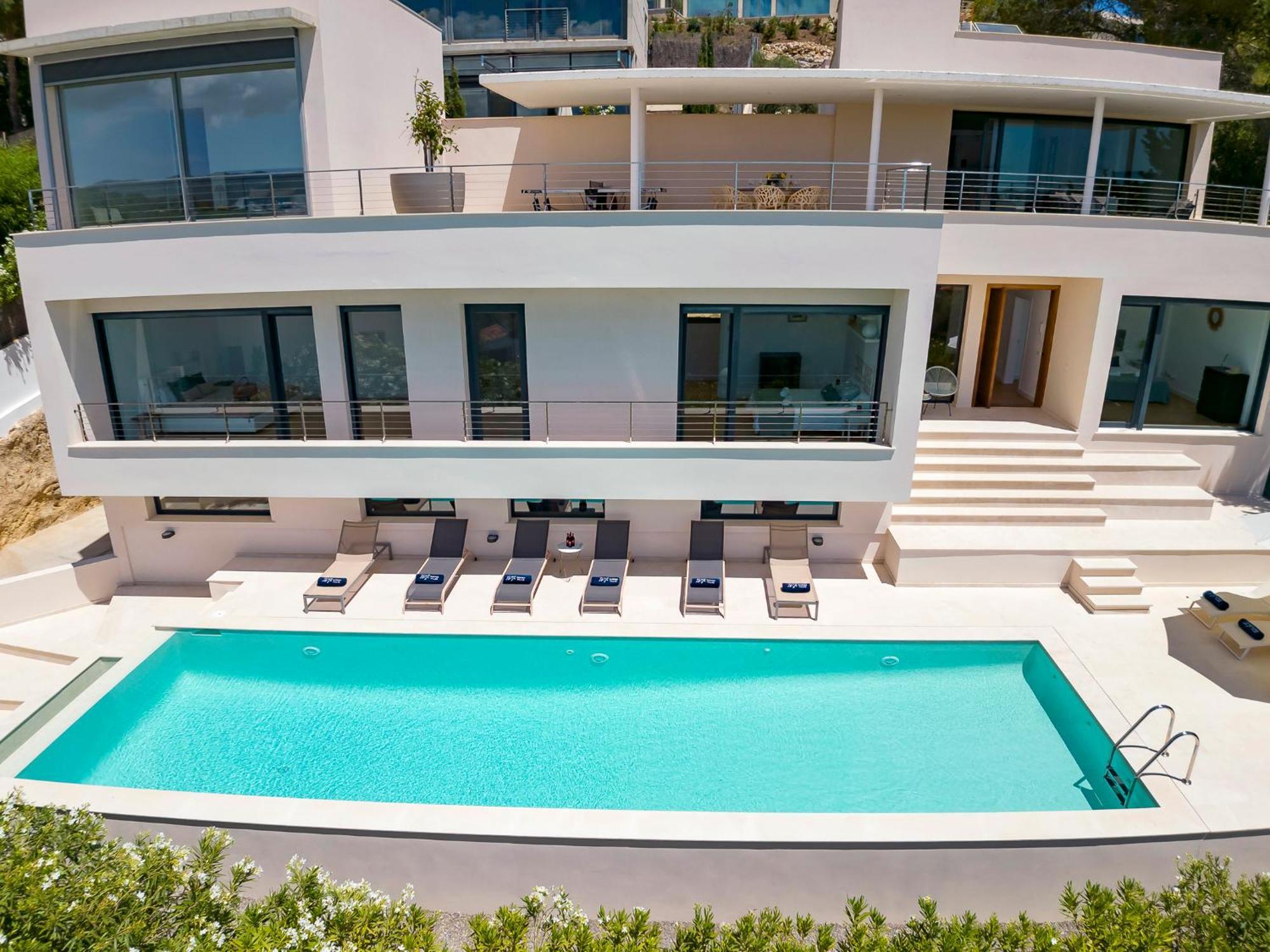 In Ibiza Town Sleeps 10 - Vue *