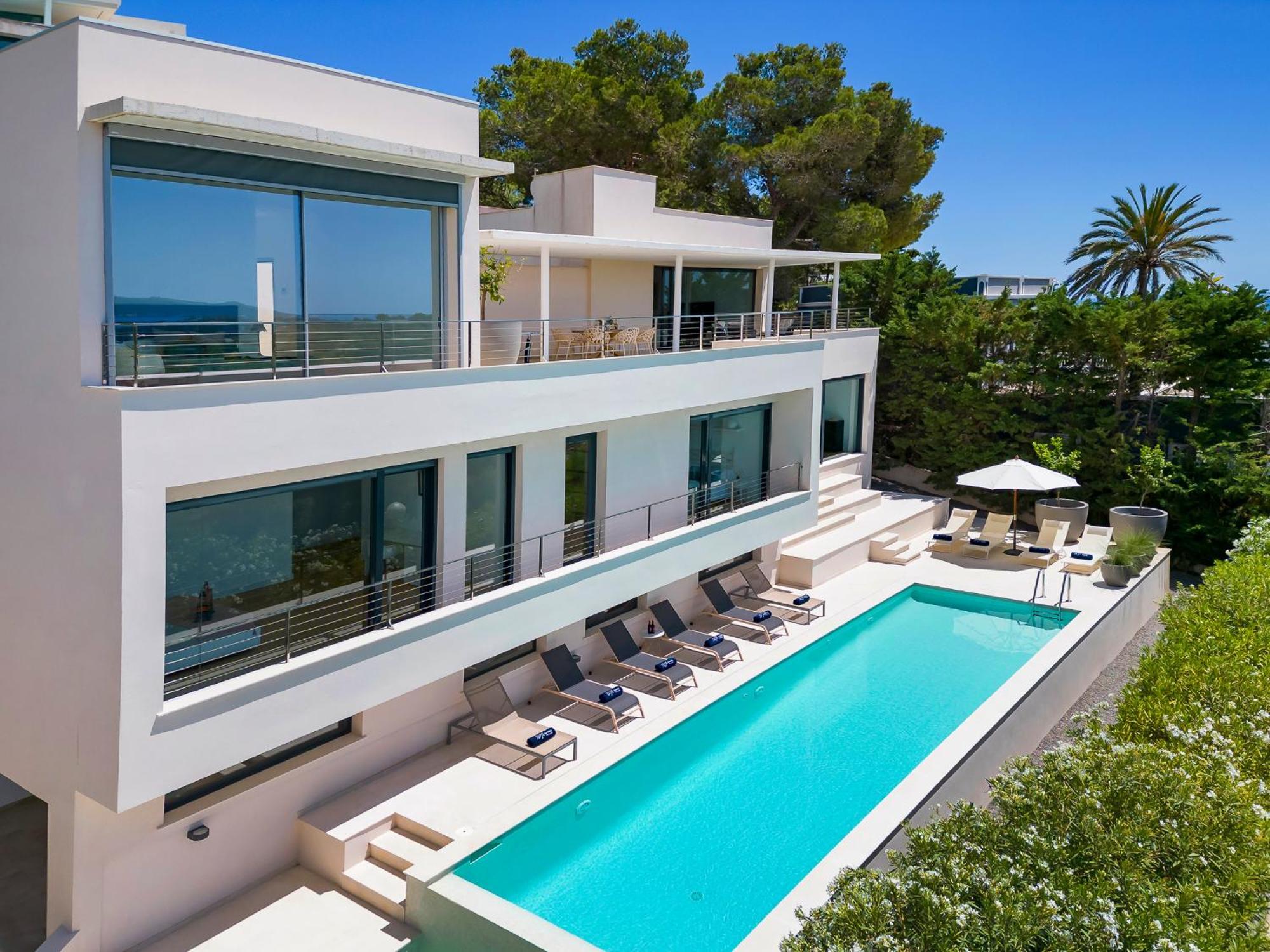 In Ibiza Town Sleeps 10 - Vue *