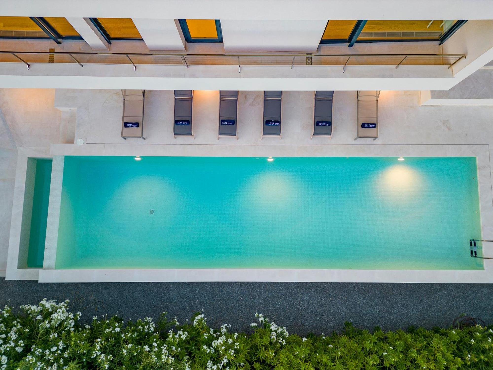 In Ibiza Town Sleeps 10 - Vue