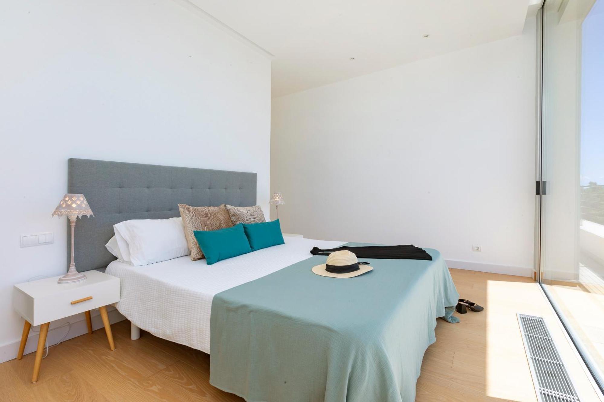 In Ibiza Town Sleeps 10 - Vue Villa Talamanca (Ibiza)