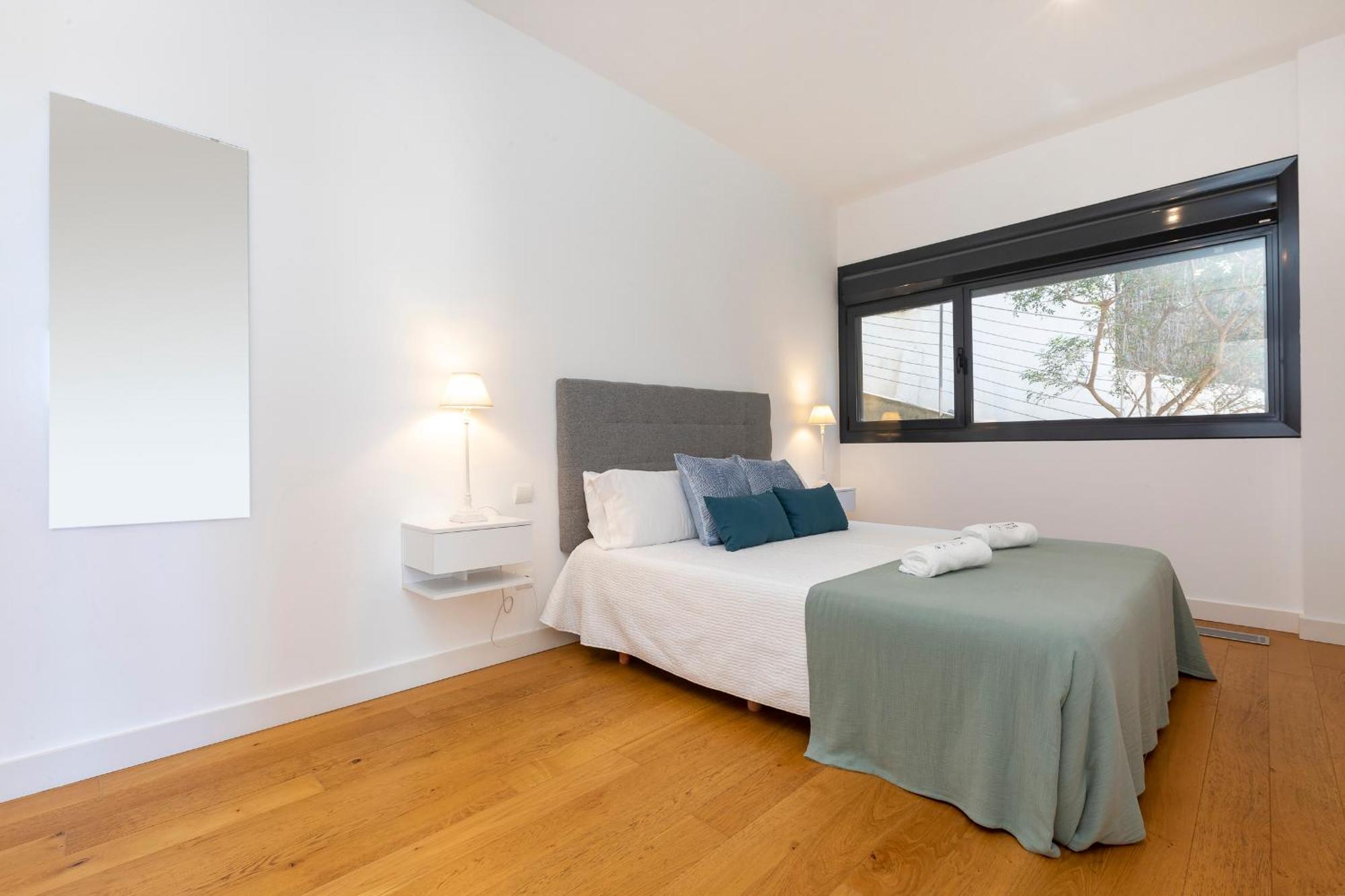 In Ibiza Town Sleeps 10 - Vue Villa *
