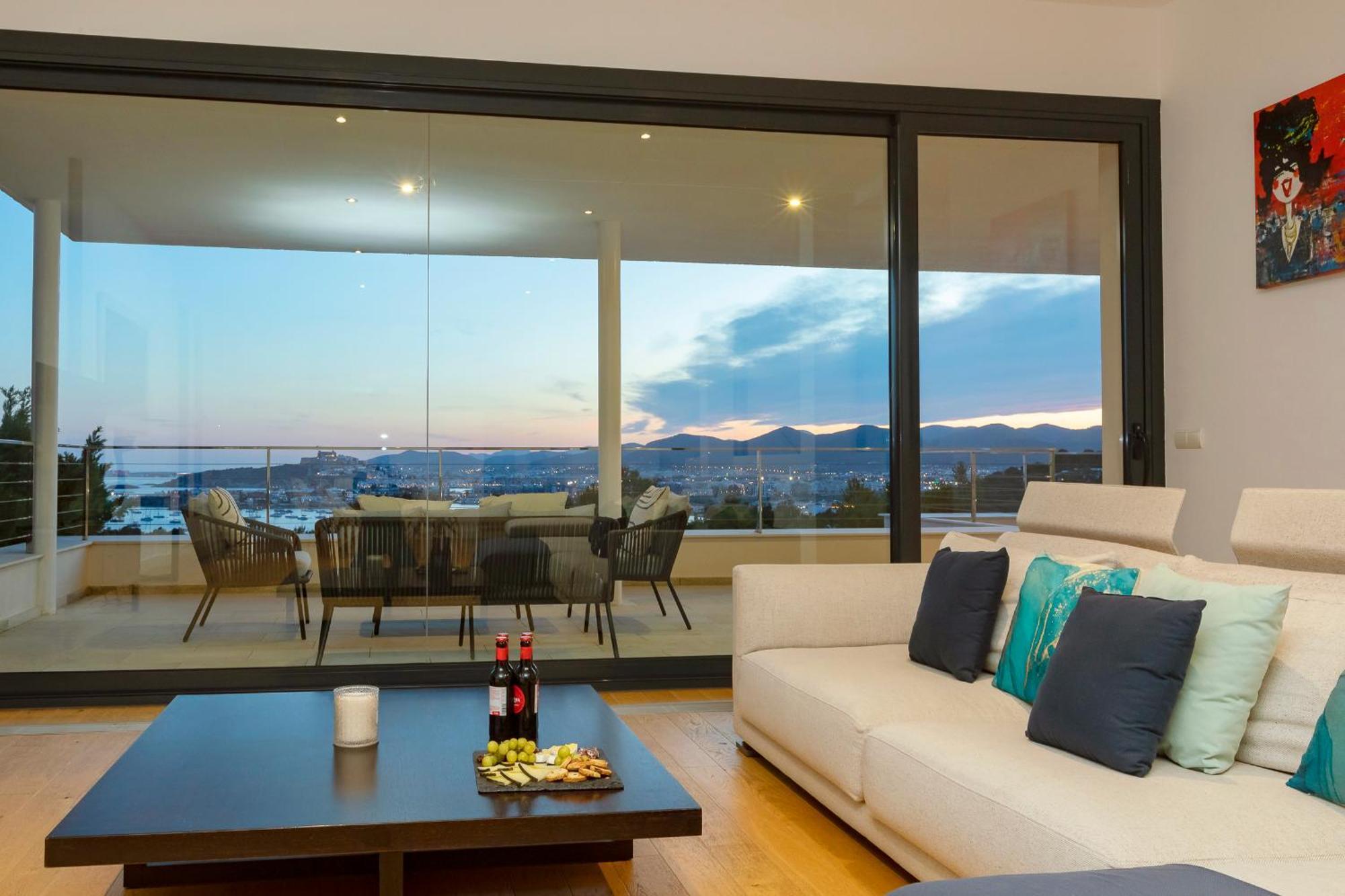 In Ibiza Town Sleeps 10 - Vue Talamanca (Ibiza)
