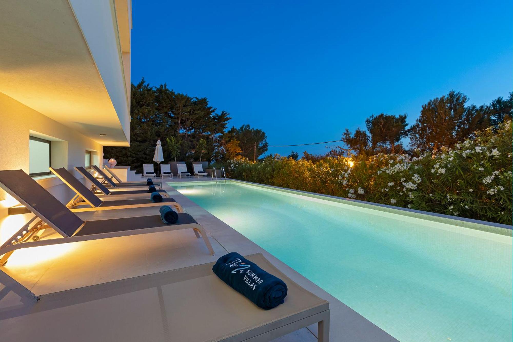 Villa In Ibiza Town Sleeps 10 - Vue *