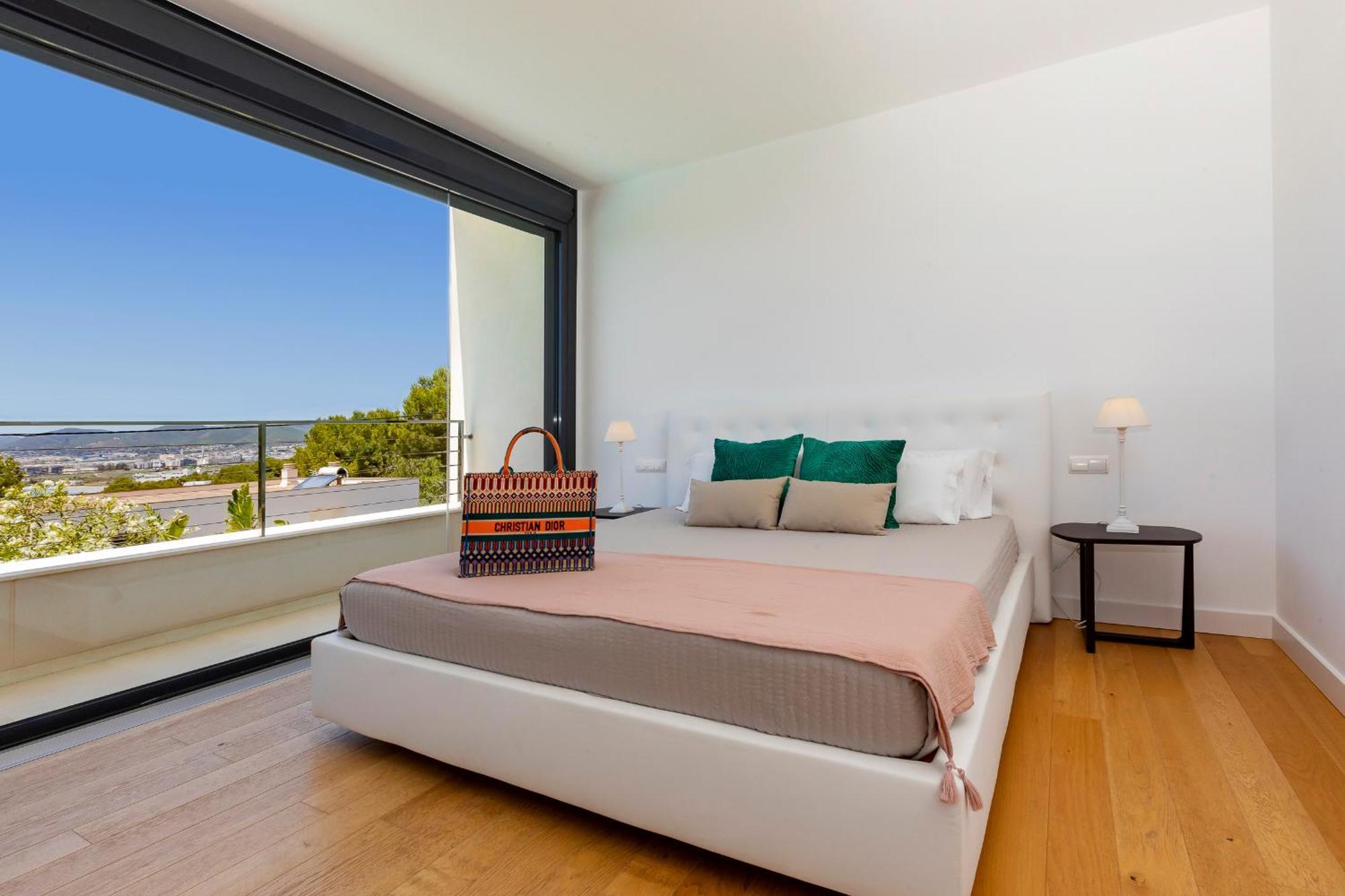 In Ibiza Town Sleeps 10 - Vue Villa Talamanca (Ibiza)