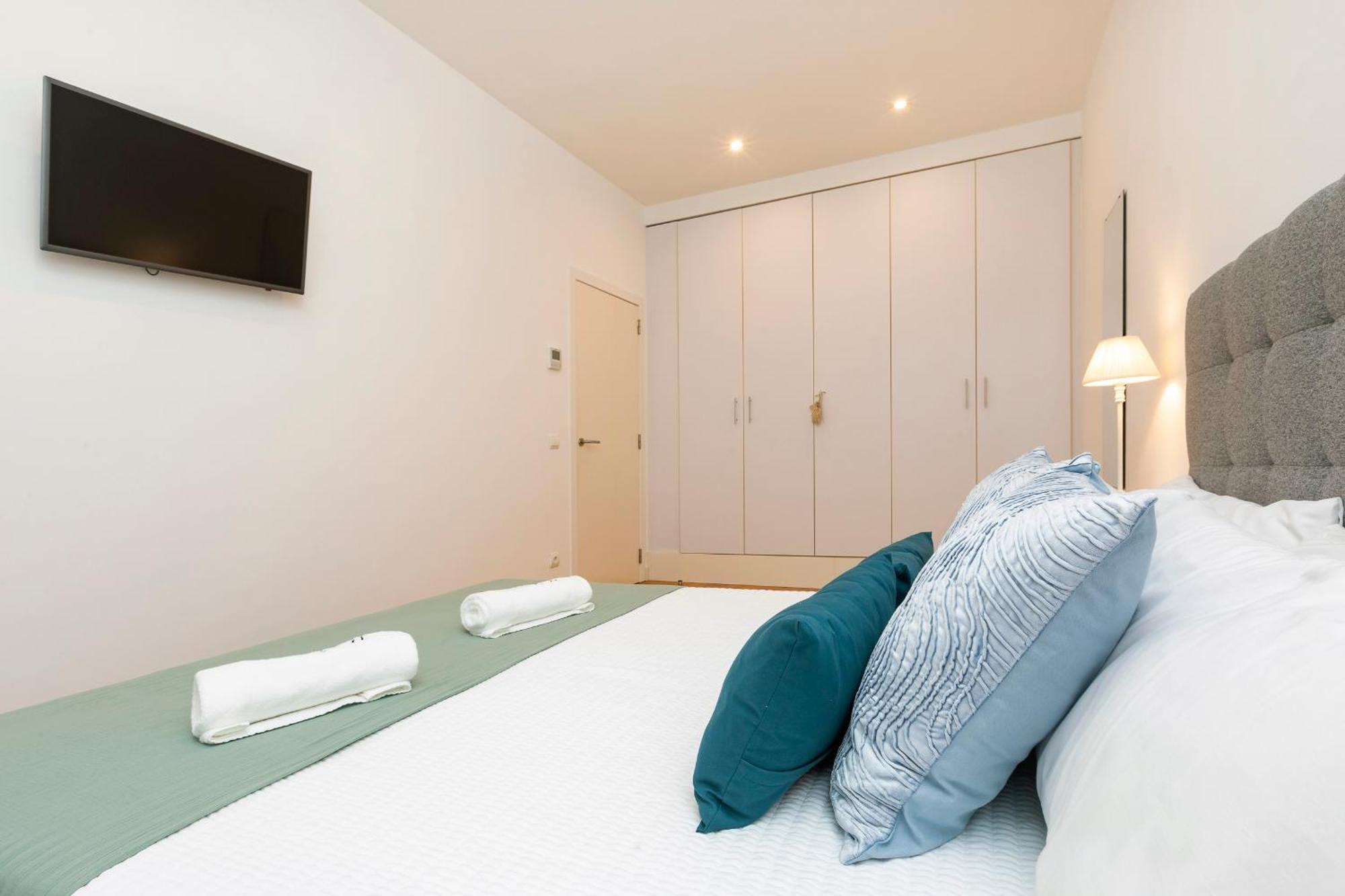 In Ibiza Town Sleeps 10 - Vue Villa