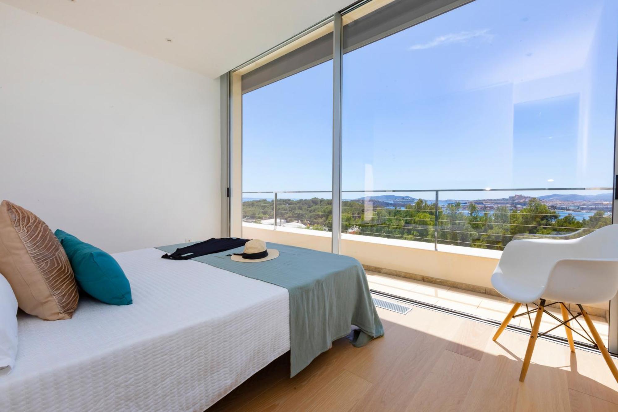 In Ibiza Town Sleeps 10 - Vue Villa *