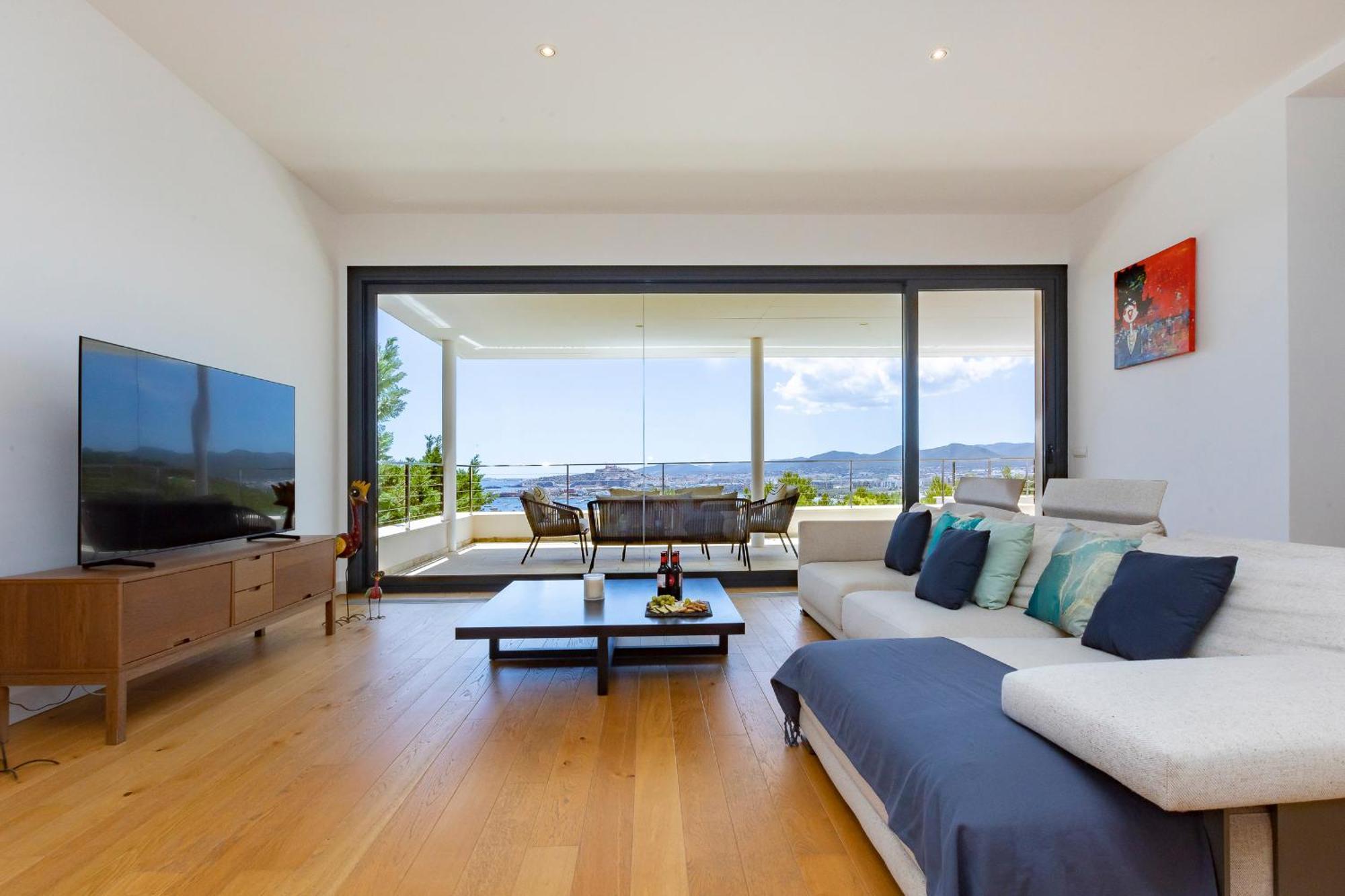 Villa In Ibiza Town Sleeps 10 - Vue *