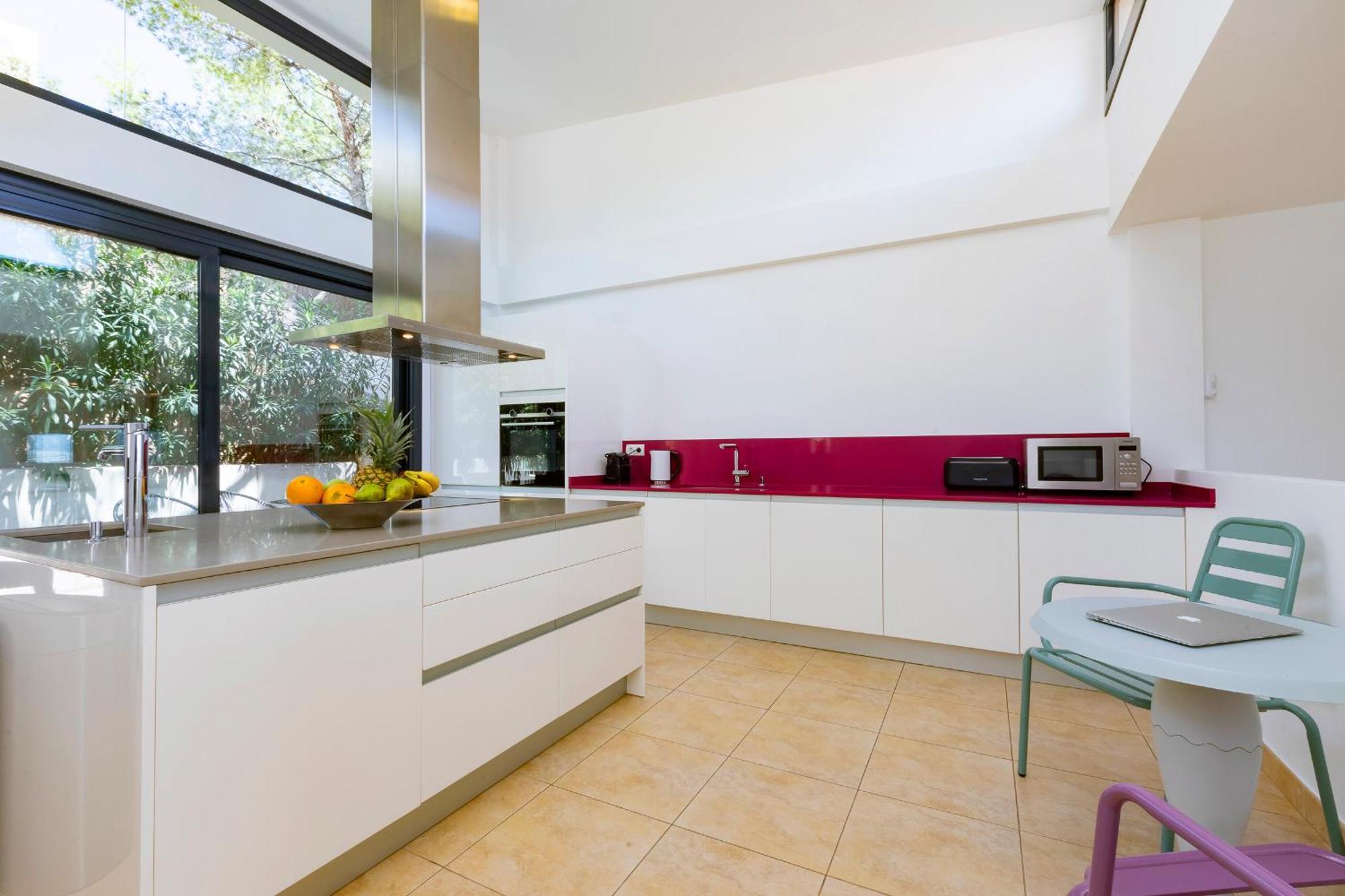 Villa In Ibiza Town Sleeps 10 - Vue Talamanca (Ibiza)
