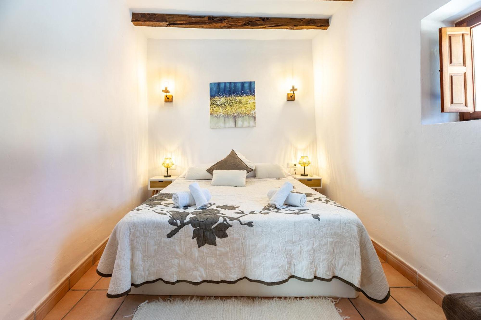 Cardona - Green&blue Ibiza Villa *