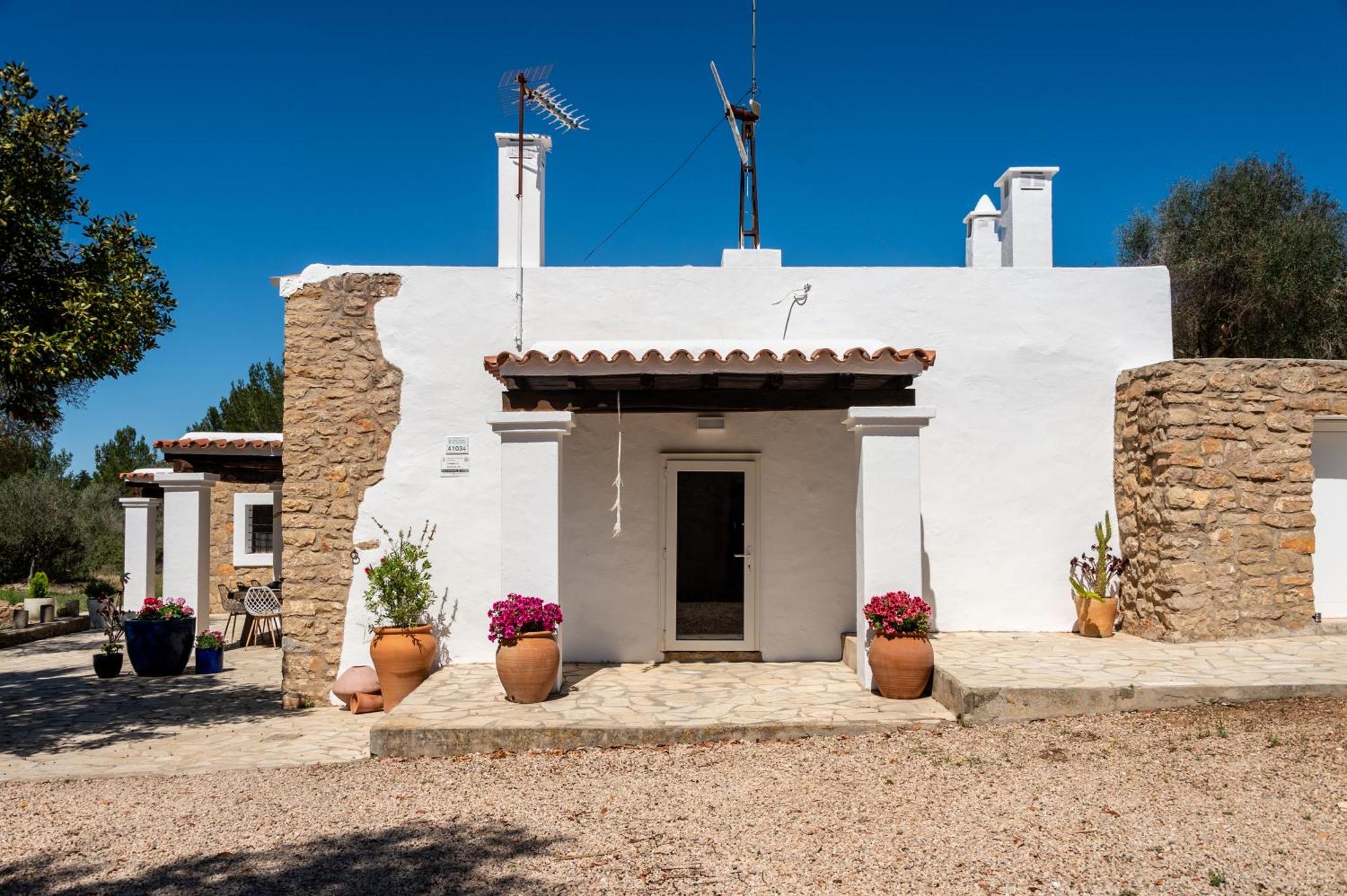 Cardona - Green&blue Ibiza * Santa Agnes de Corona