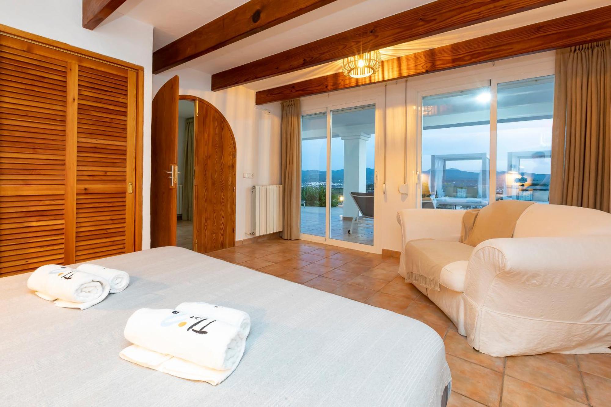 Near San Antonio Sleeps 11 Villa San Antonio Abad