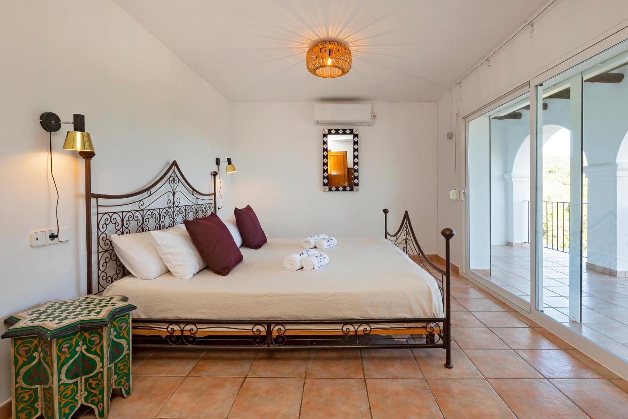 Near San Antonio Sleeps 11