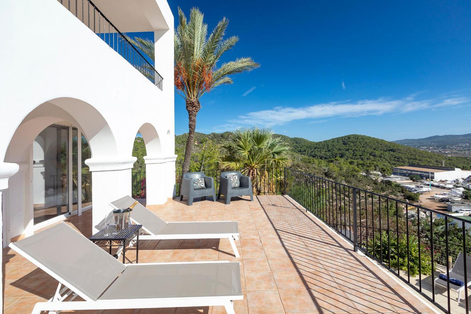 Near San Antonio Sleeps 11 San Antonio Abad