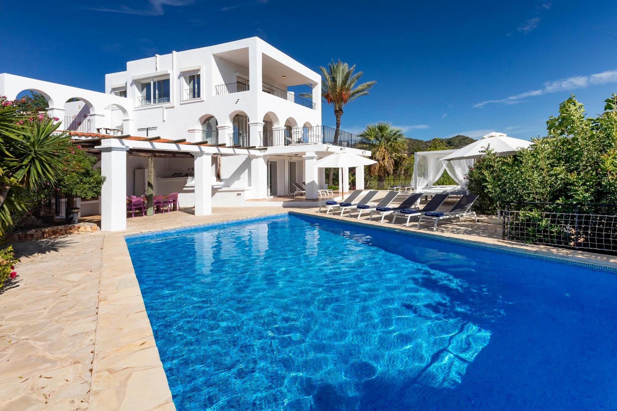 Near San Antonio Sleeps 11 Villa *