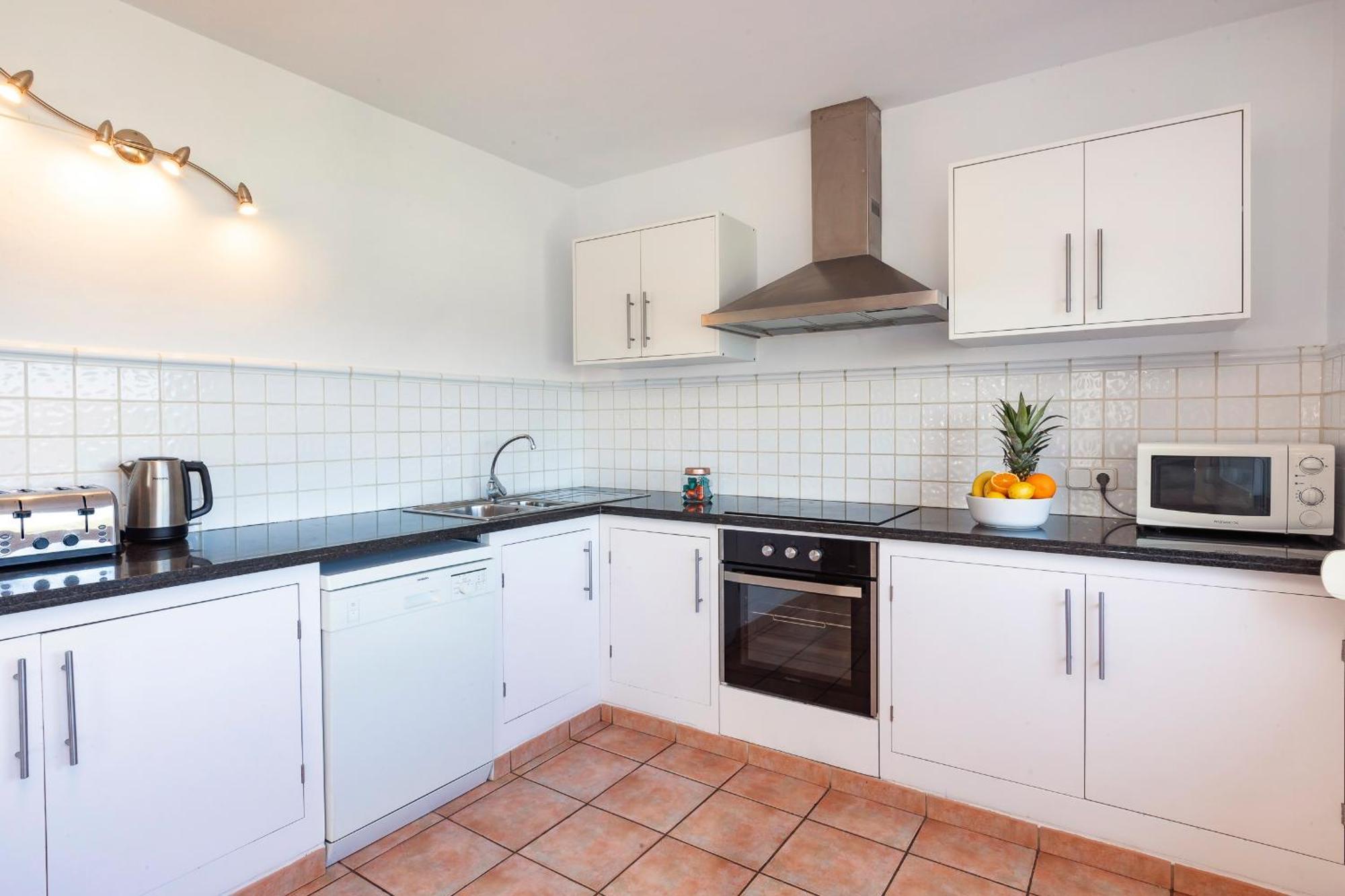 Villa Near San Antonio Sleeps 11 *