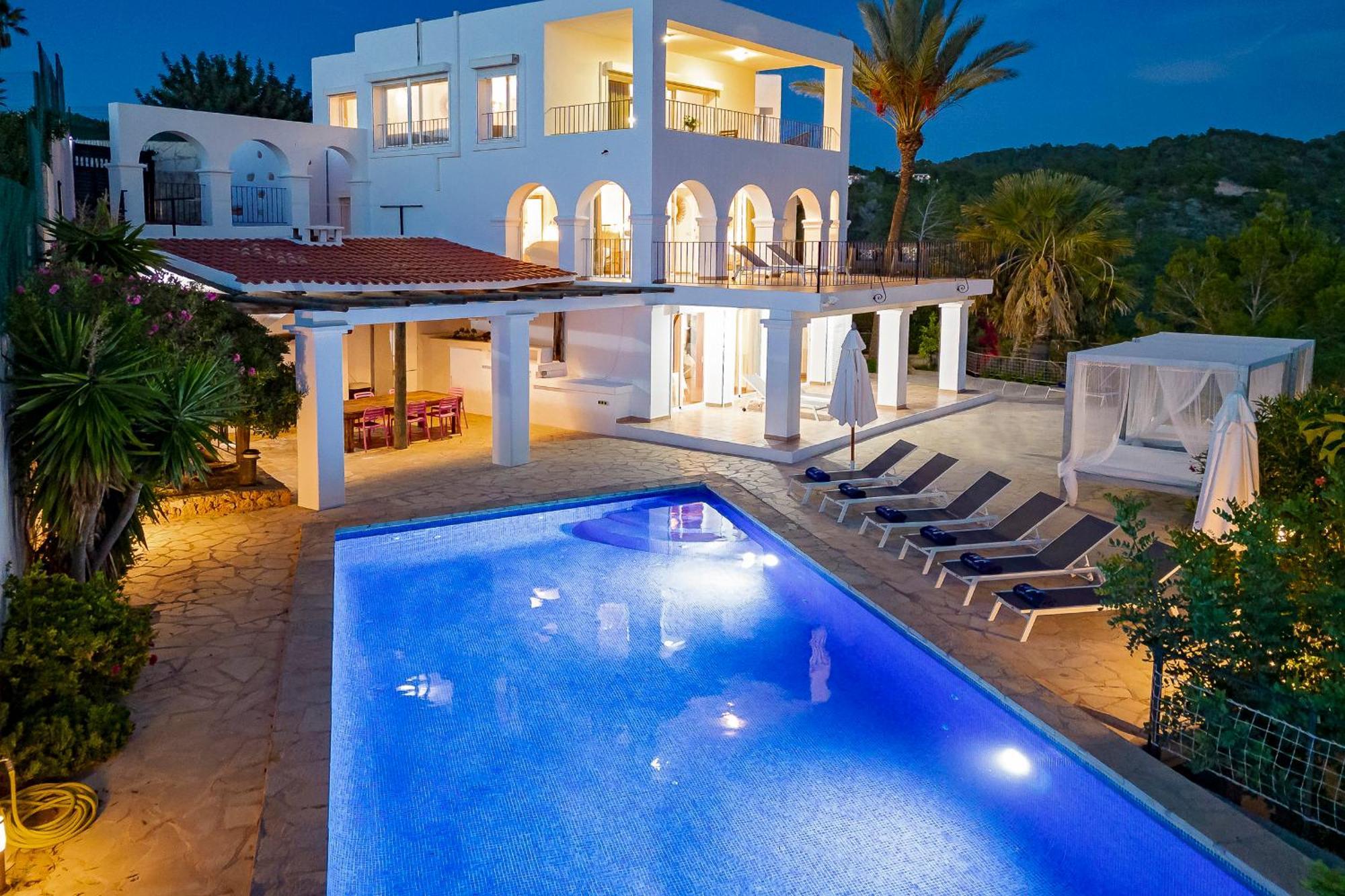 Near San Antonio Sleeps 11 * San Antonio Abad