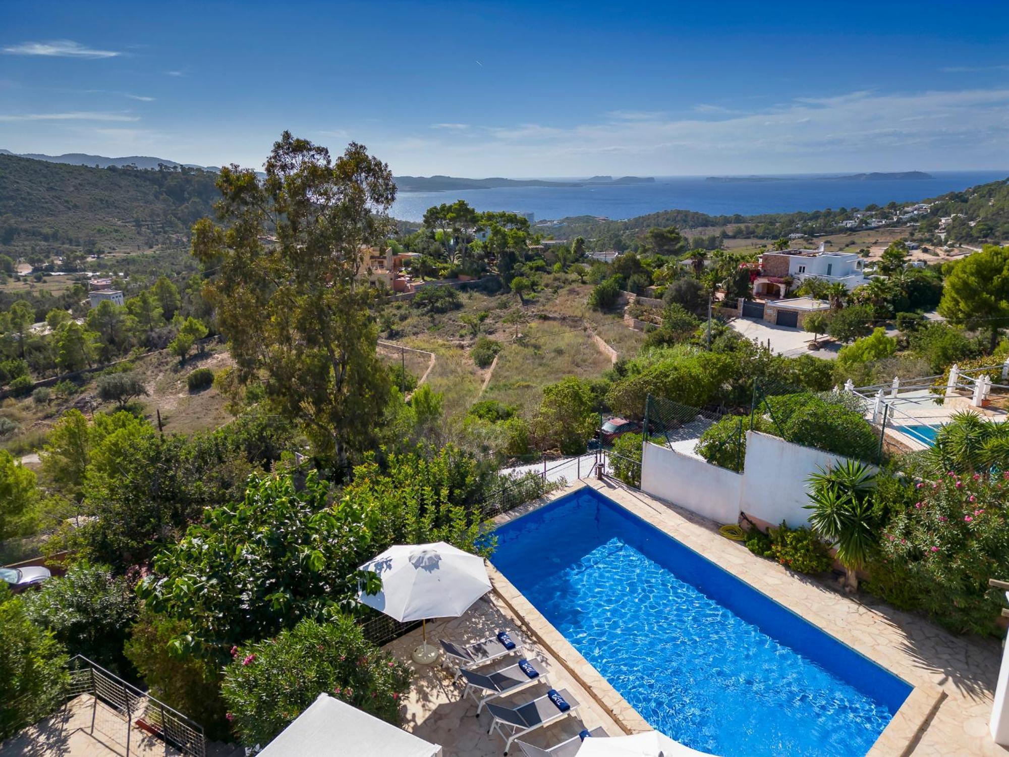 Near San Antonio Sleeps 11 Villa *