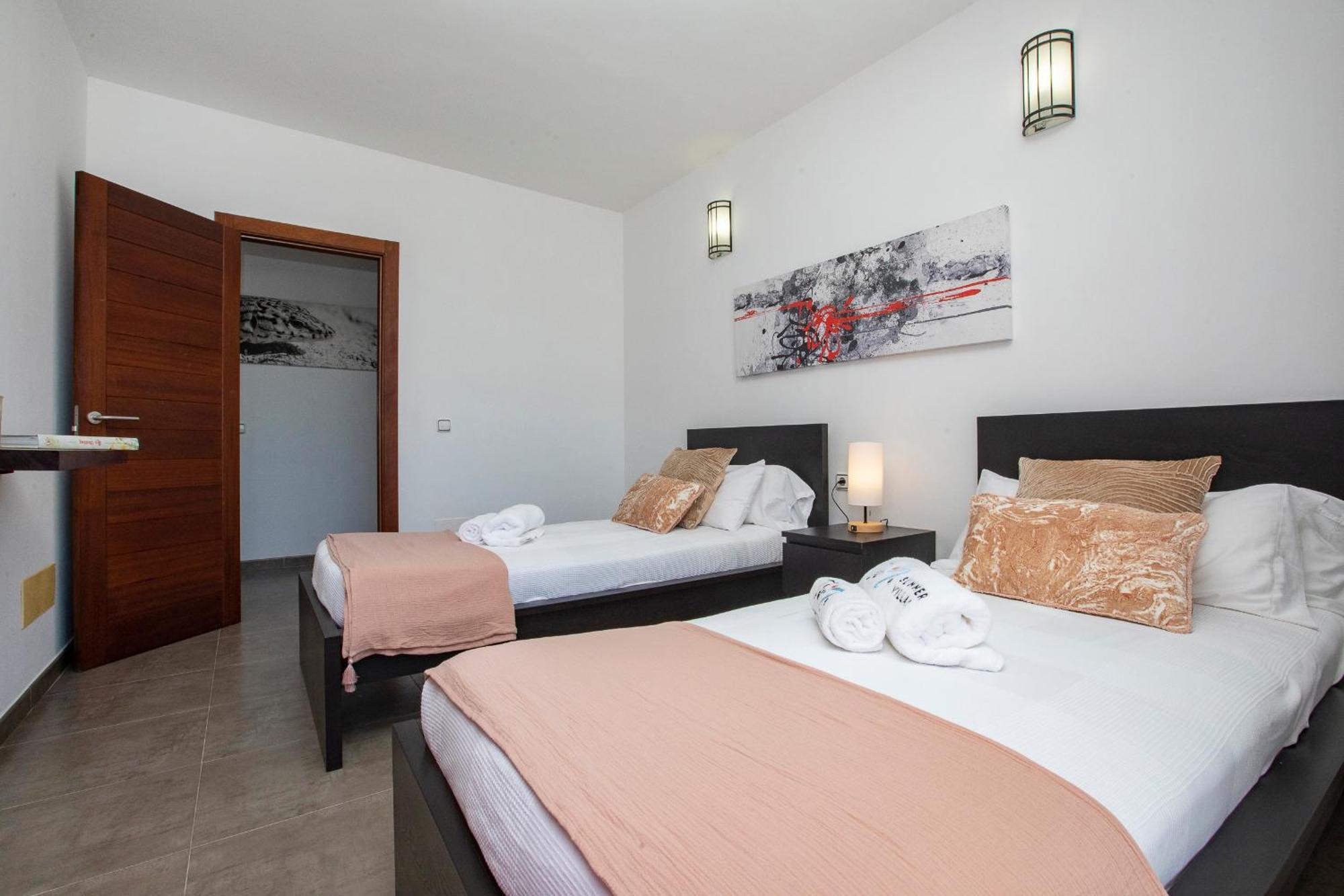 Near San Antonio Sleeps 10 Villa *