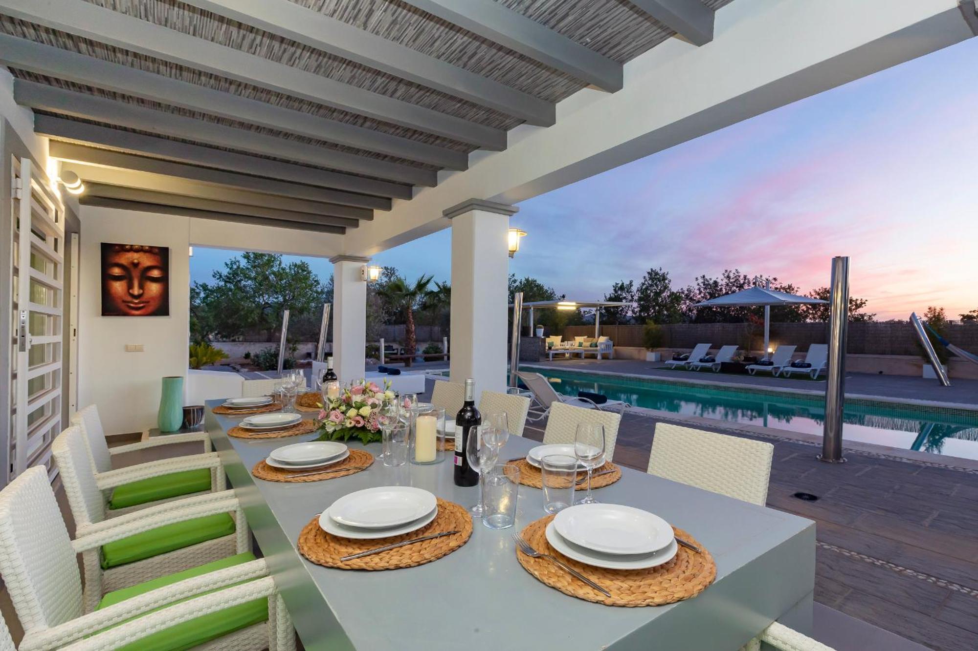 Near San Antonio Sleeps 10