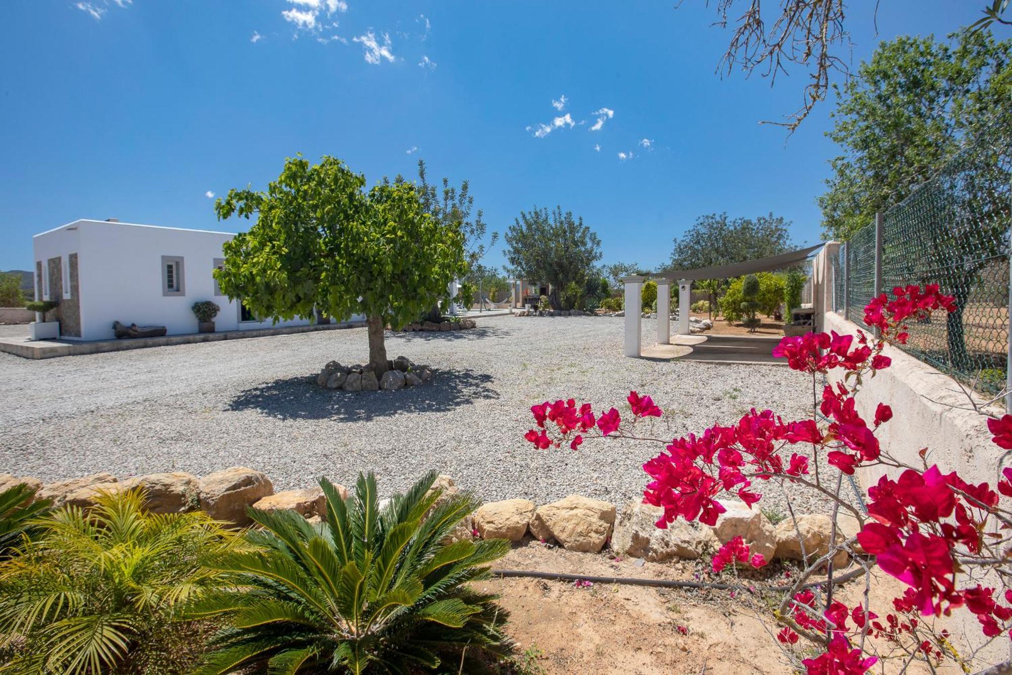 Villa Near San Antonio Sleeps 10