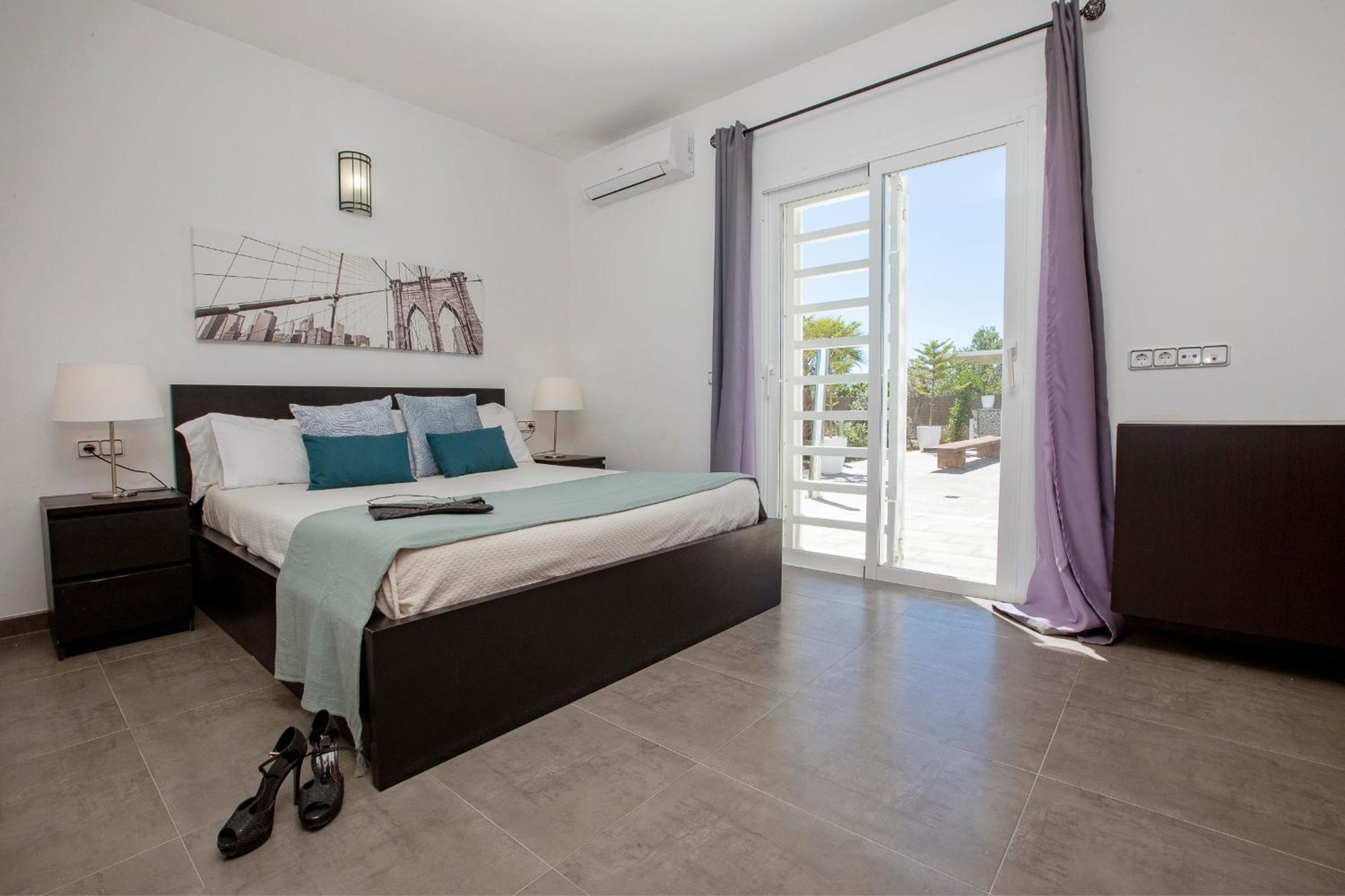 Near San Antonio Sleeps 10