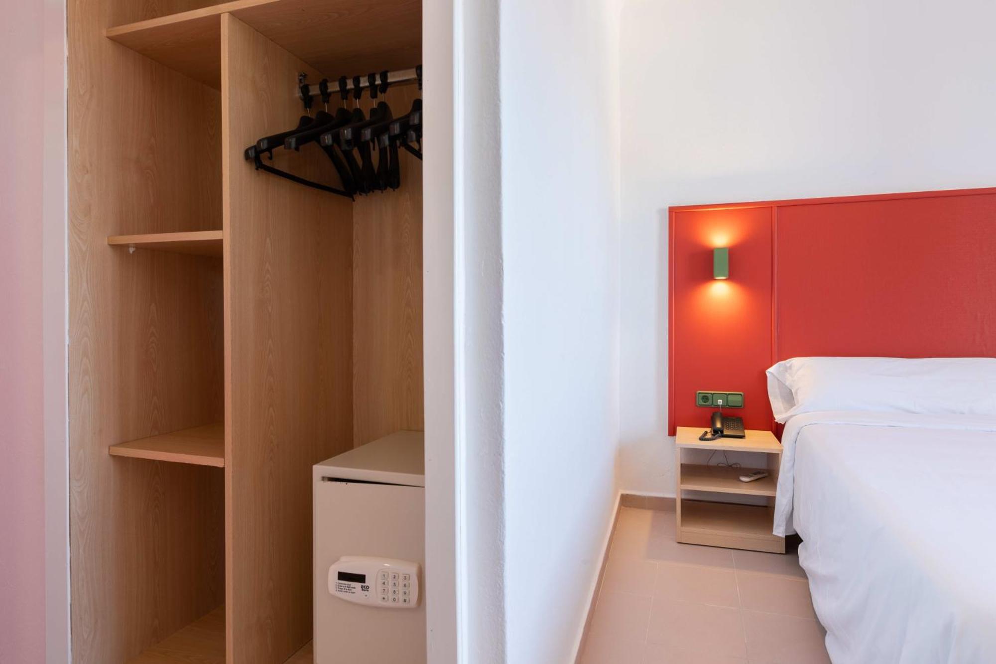Hotel The Red - Adults Only San Antonio (Ibiza)