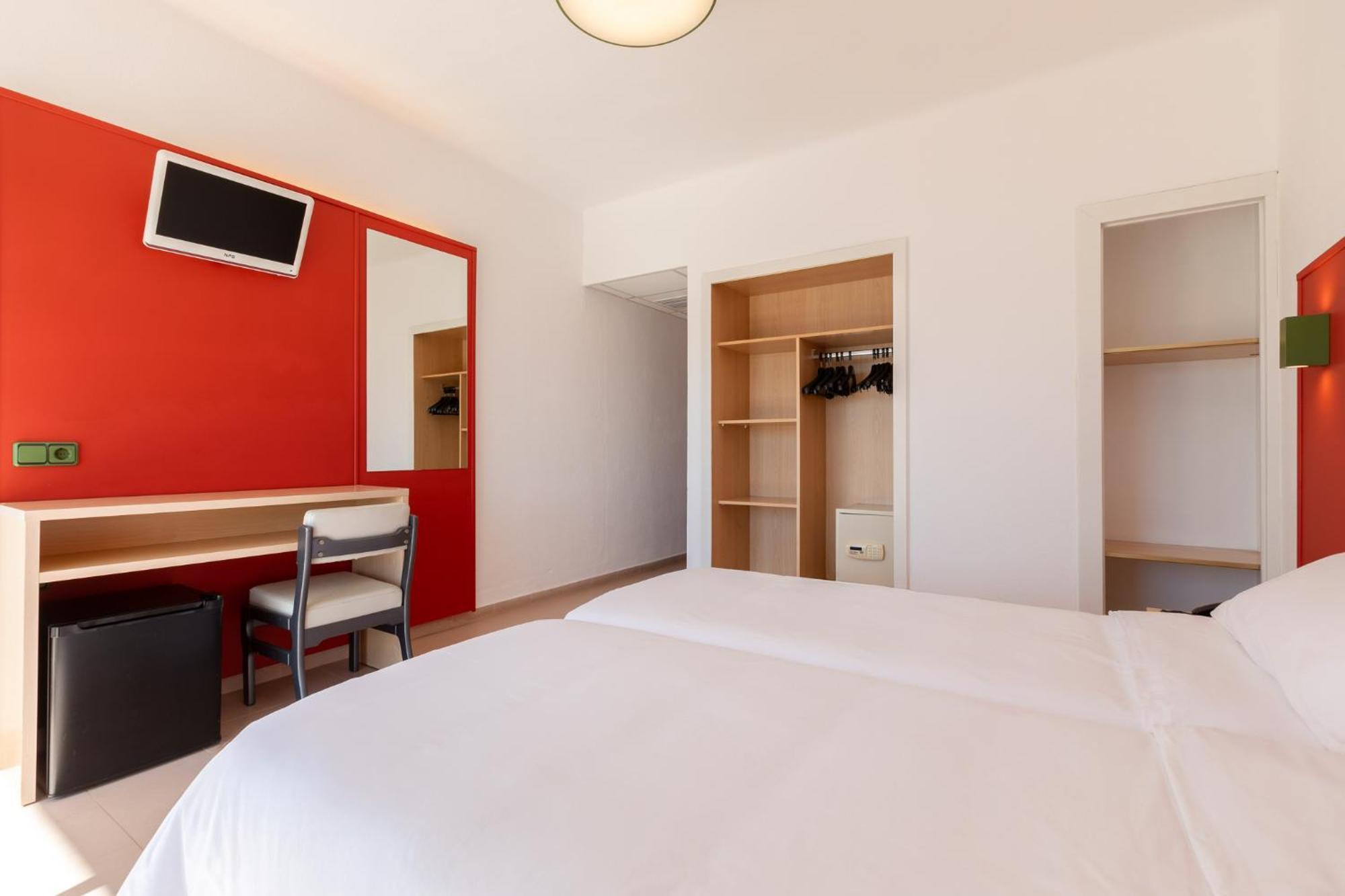 The Red - Adults Only Hotel 2*