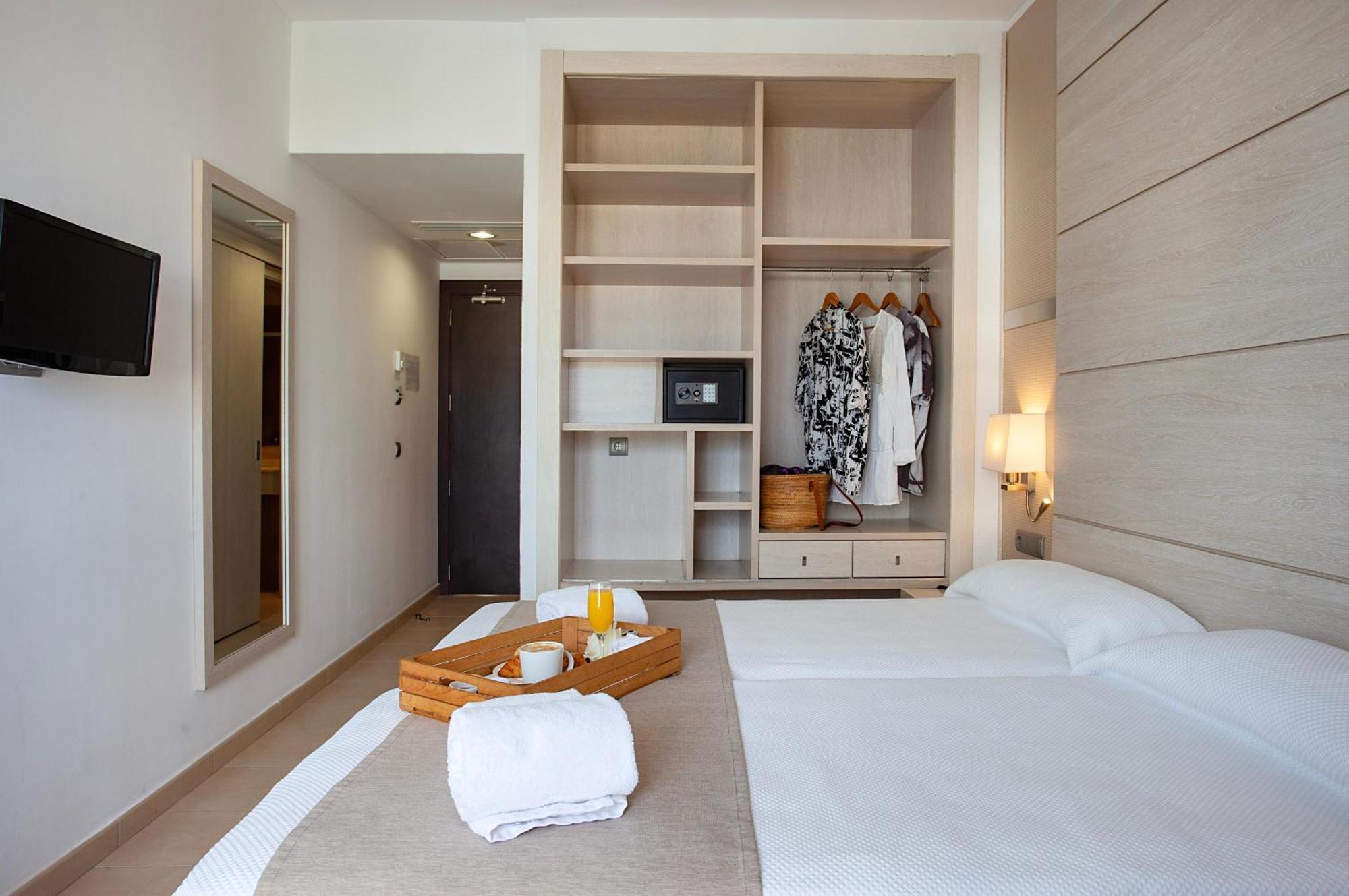 Hotel Puchet Ibiza 3*