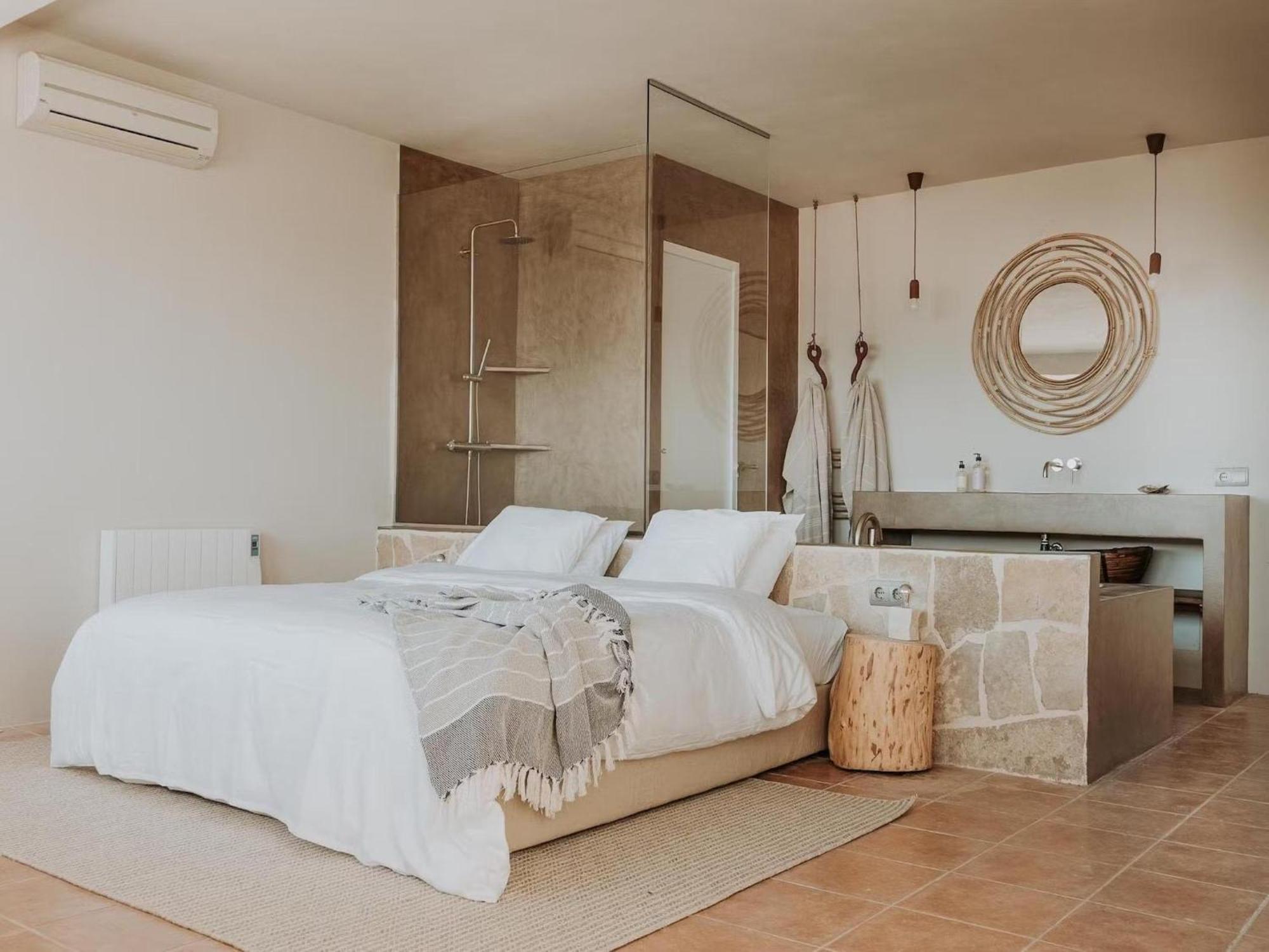 Boutique With Heated Pool *