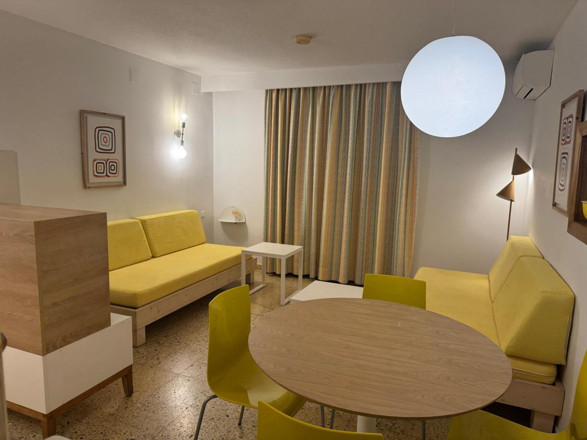 Boutique Poniente Playa Apartment 2*