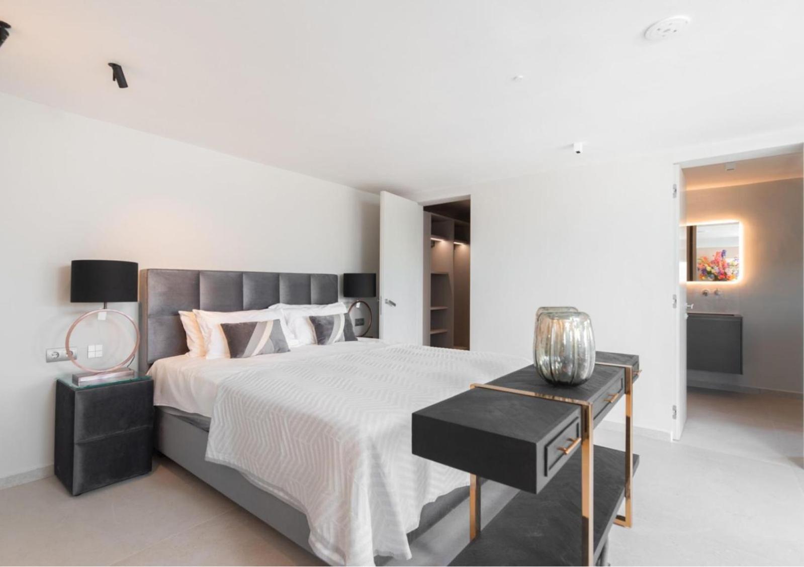 Lujo Ibiza, Piscina Infinity Y 4 Dobles En Furnet Can Furnet