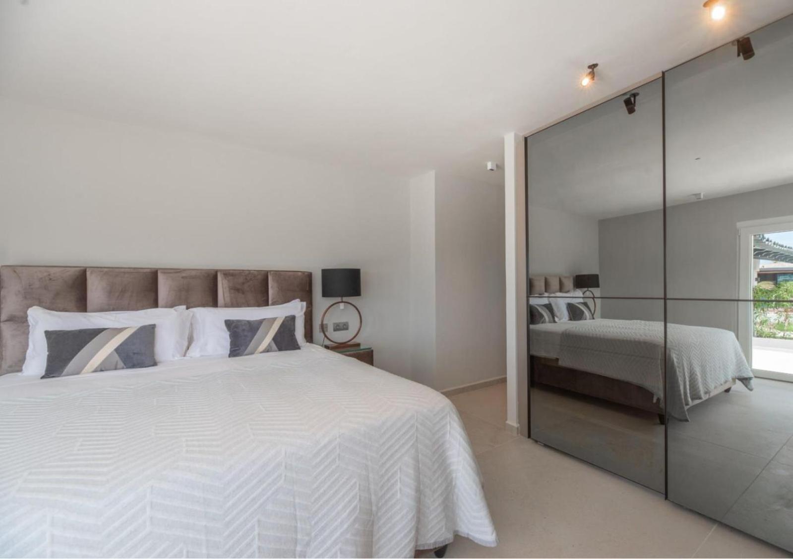 Lujo Ibiza, Piscina Infinity Y 4 Dobles En Furnet