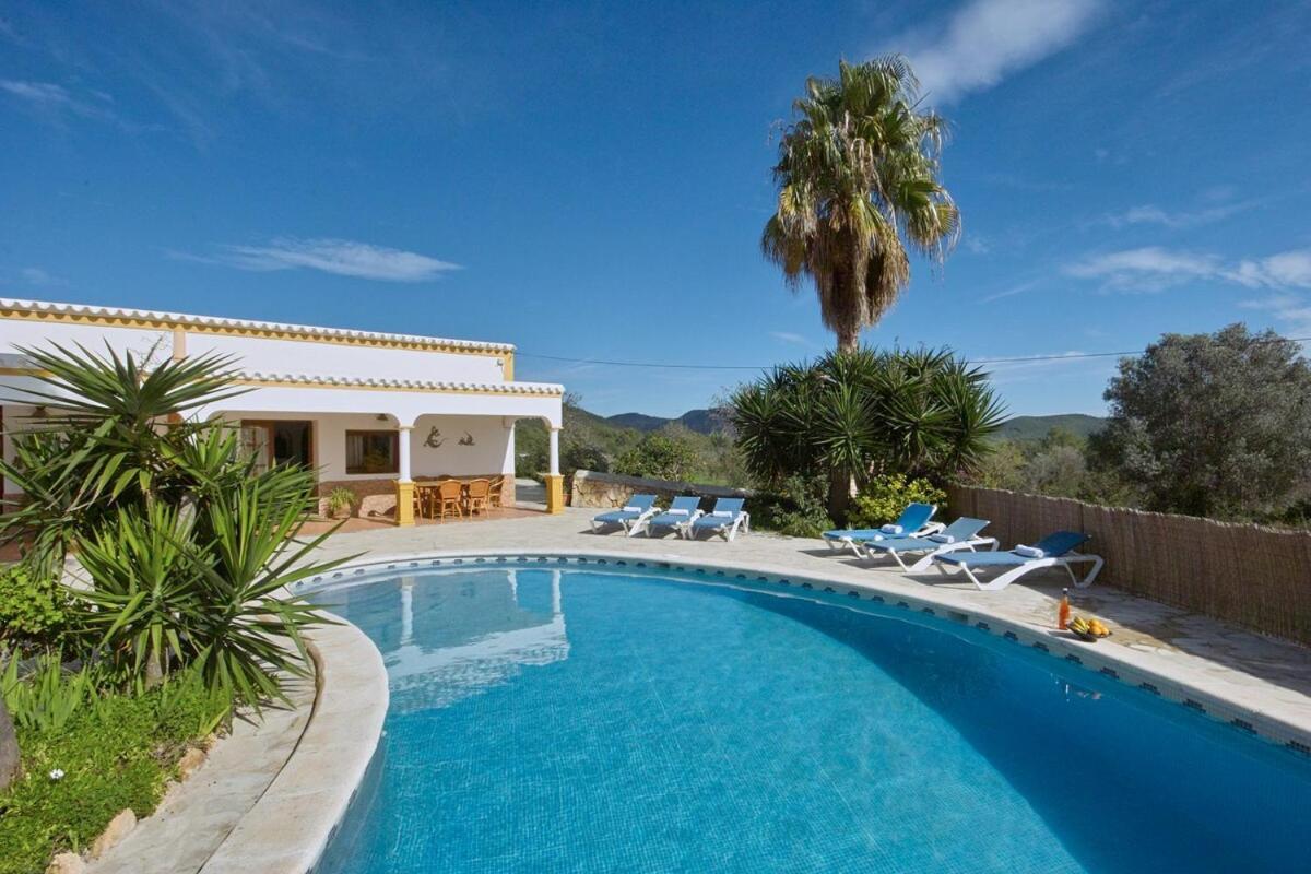 Colonial Wifi, Private Swimmingpool, Aircon Villa