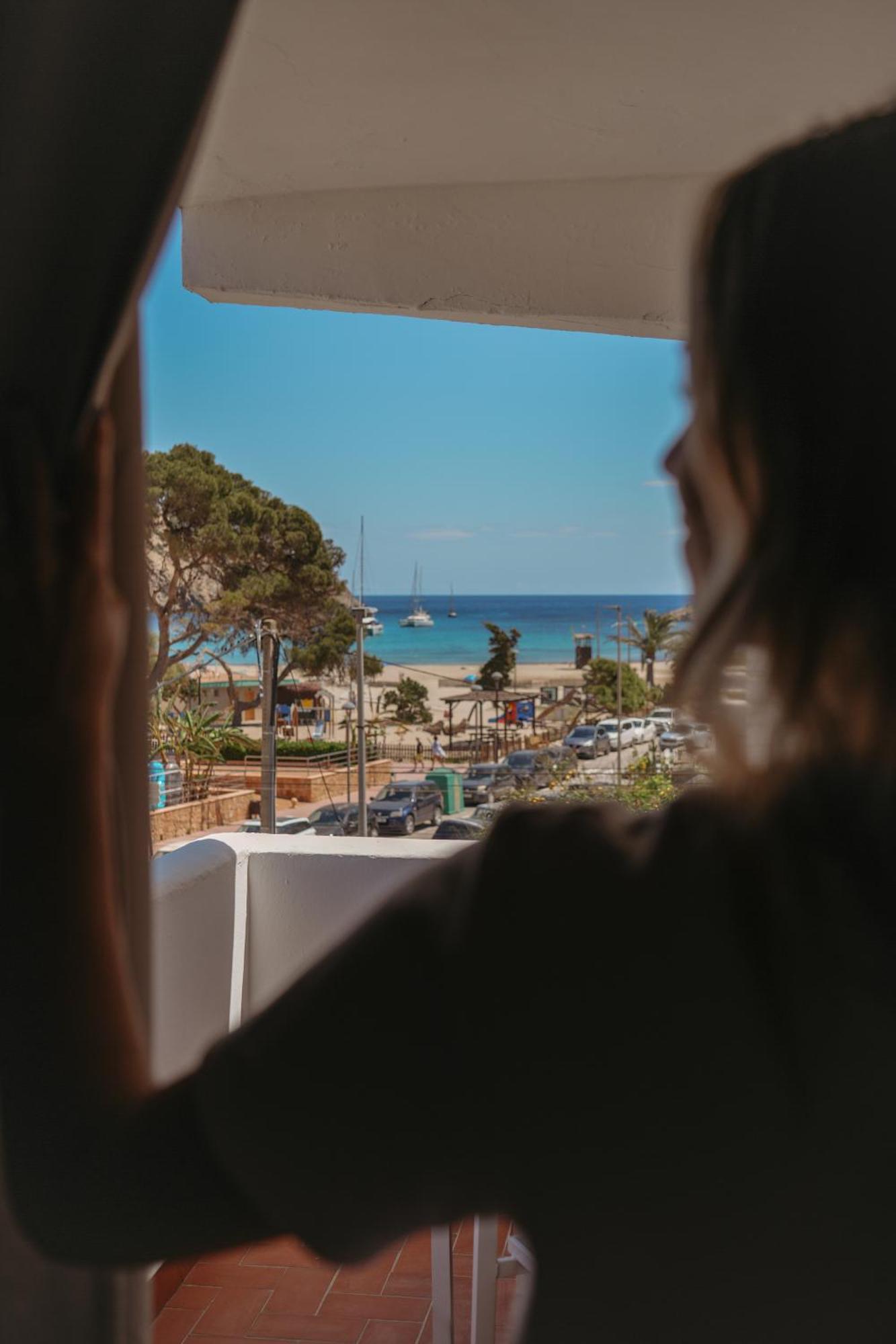 Ses Veles Cala Llonga (Ibiza)
