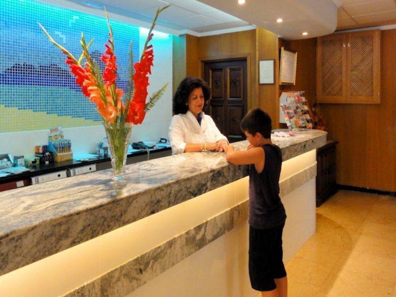 Abrat Hotel 3*