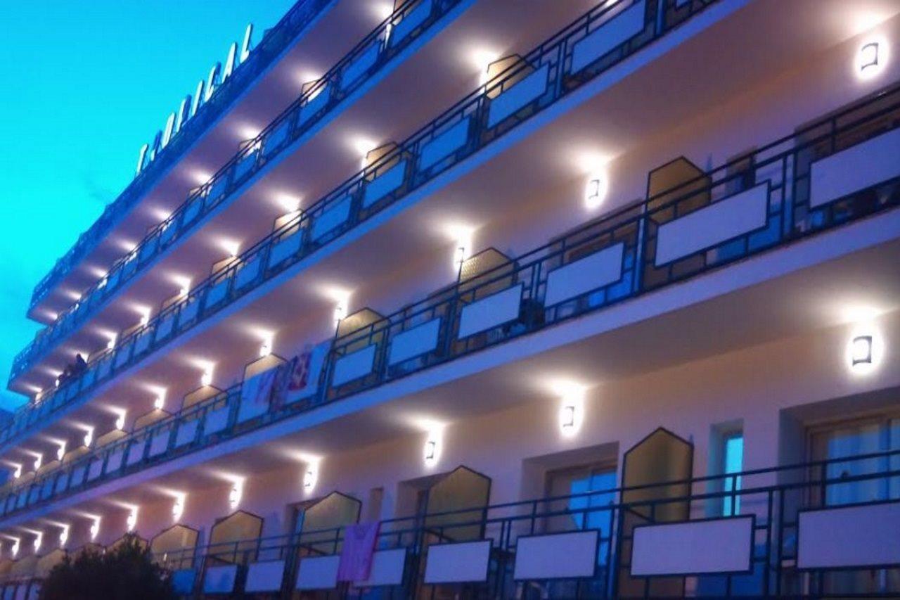 Tropical 3*