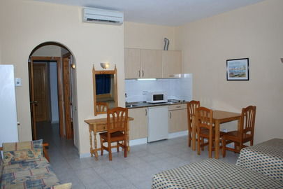 Flats Friends Tropicana 3*