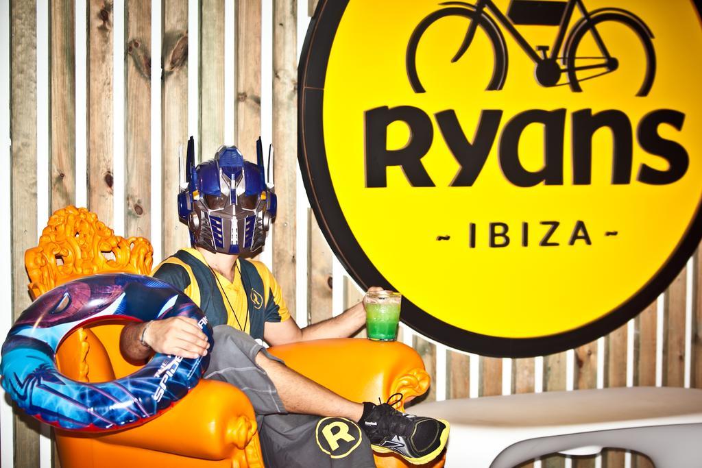Ryans - Only Adults Ibiza-Stadt