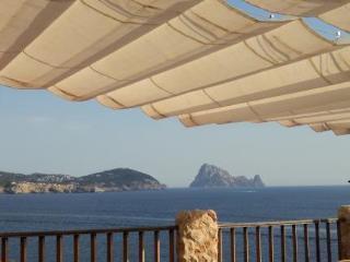Club Calimera Delfin Playa 3* Cala Tarida (Ibiza)
