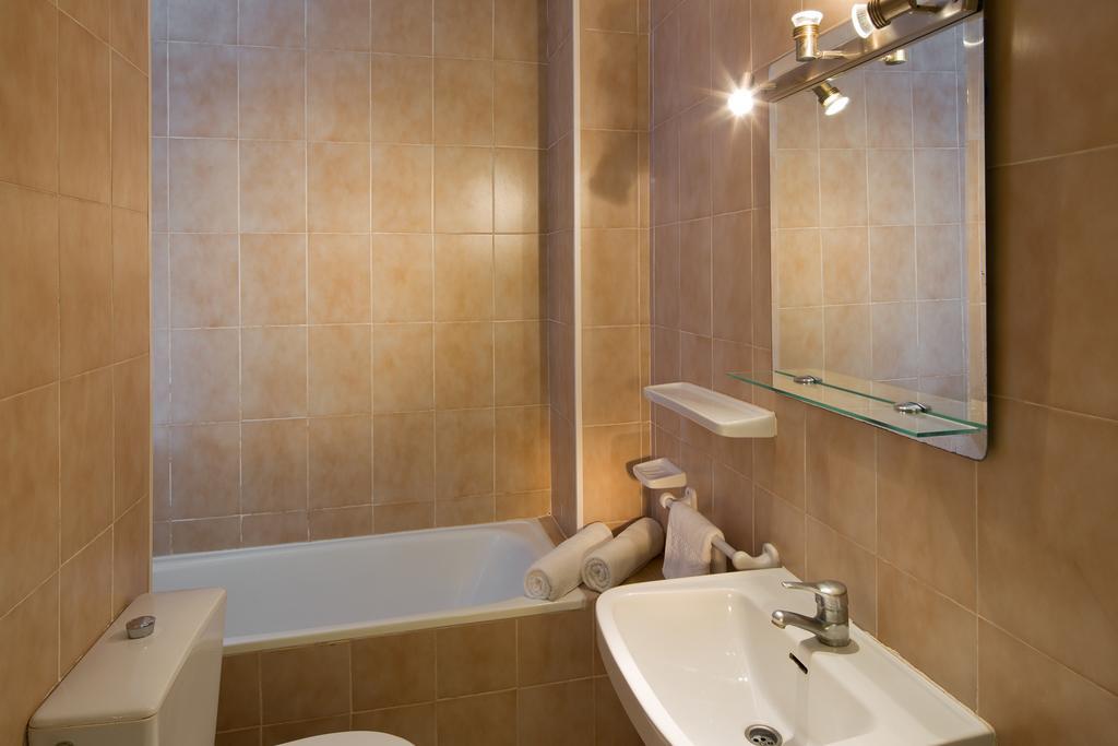 Apartahotel Del Sol 3* Santa Eularia des Riu