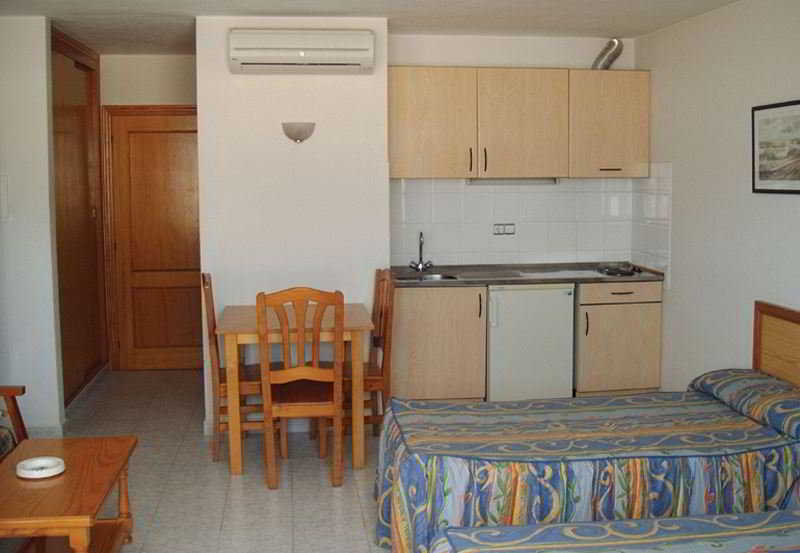 Flats Friends Tropicana 3* San Antonio (Ibiza)
