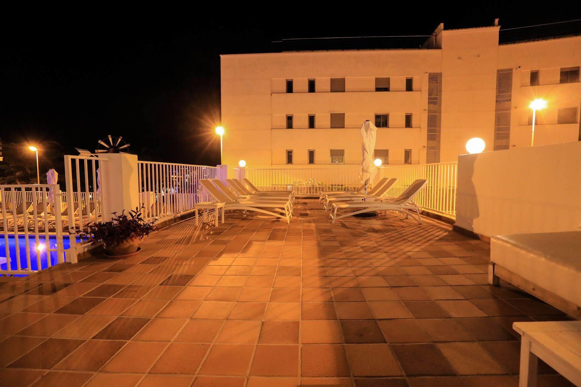 Es Mitjorn 2* San Antonio (Ibiza)