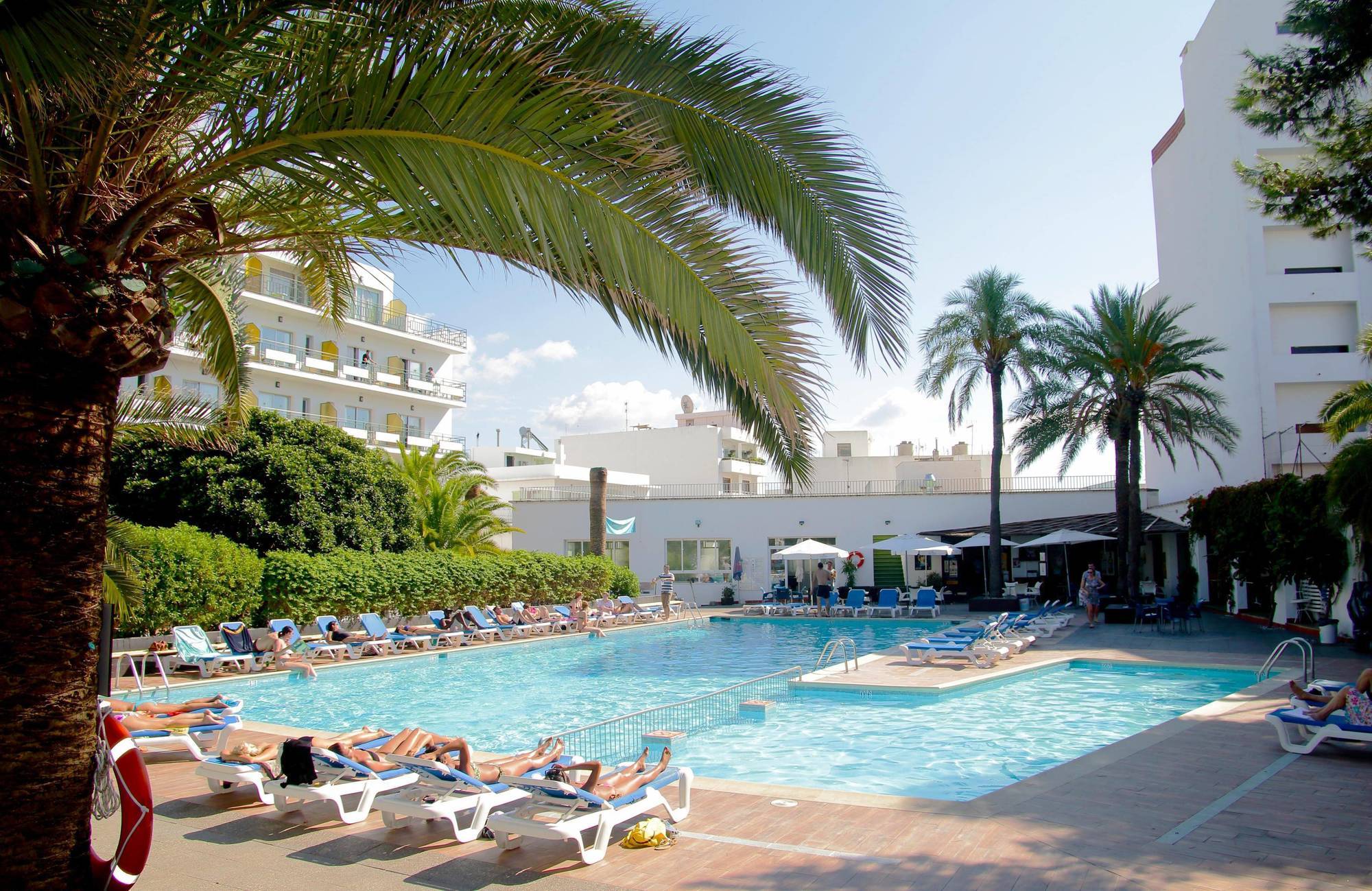 Tropical Hotel