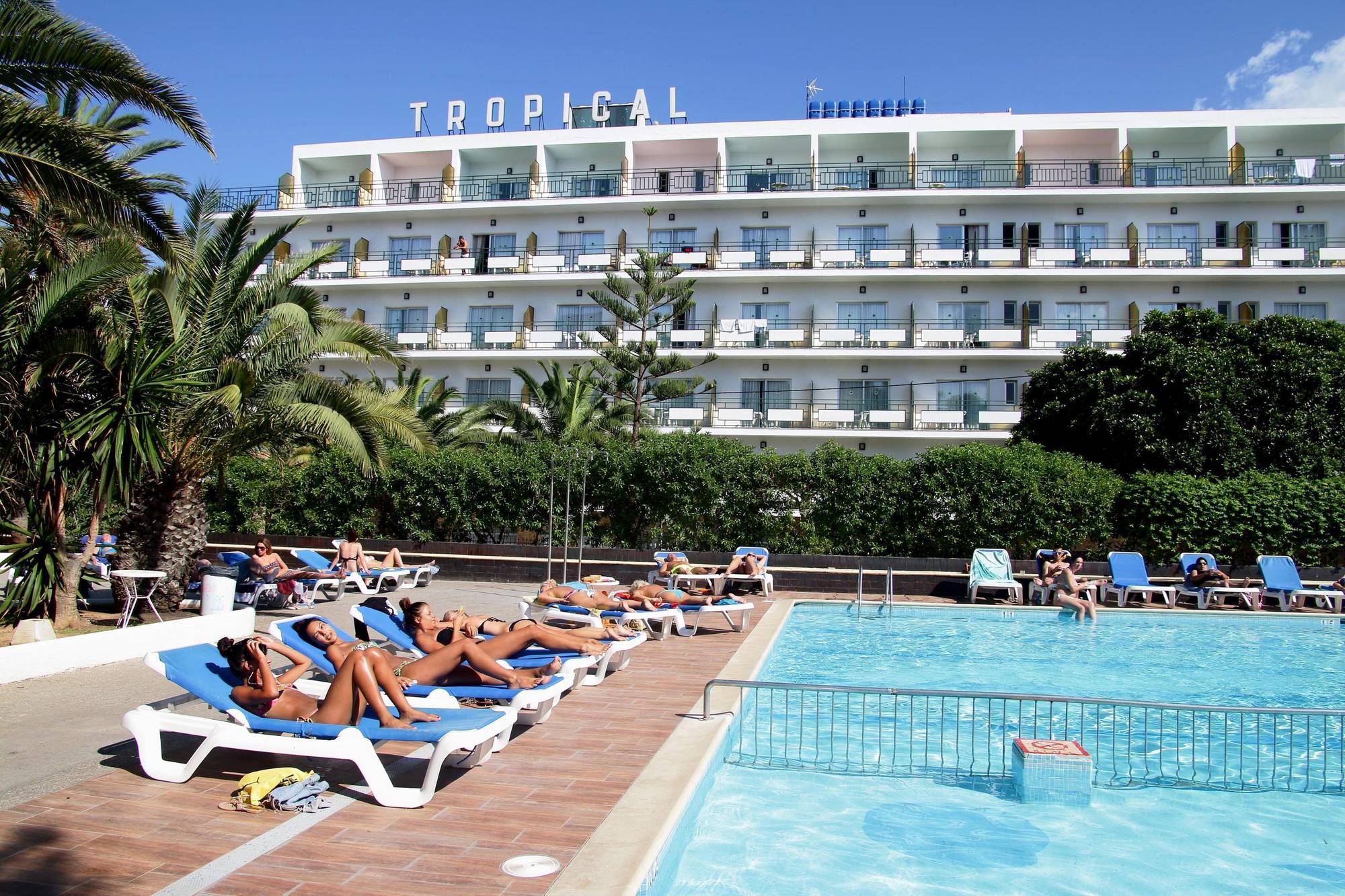 Tropical Hotel 3*