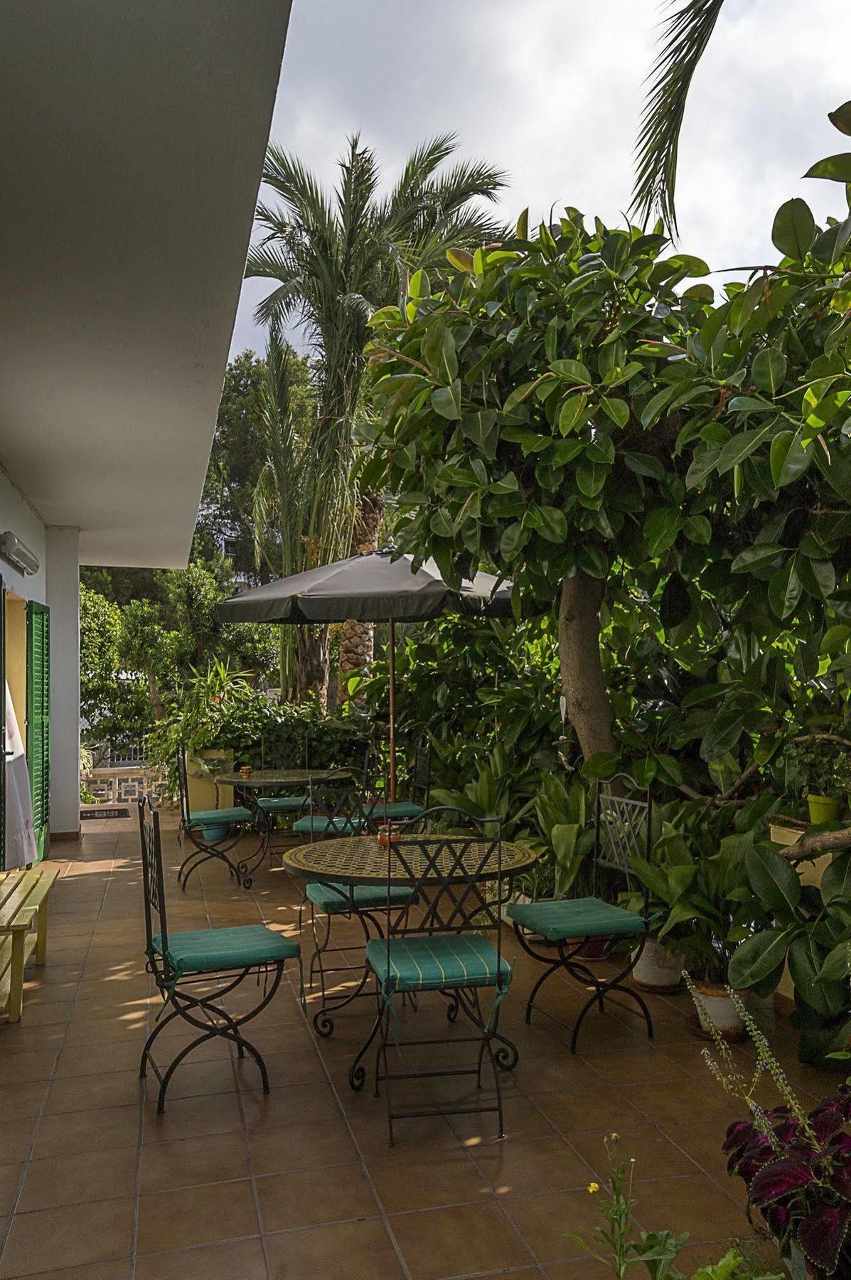 Guest house Valencia 2*