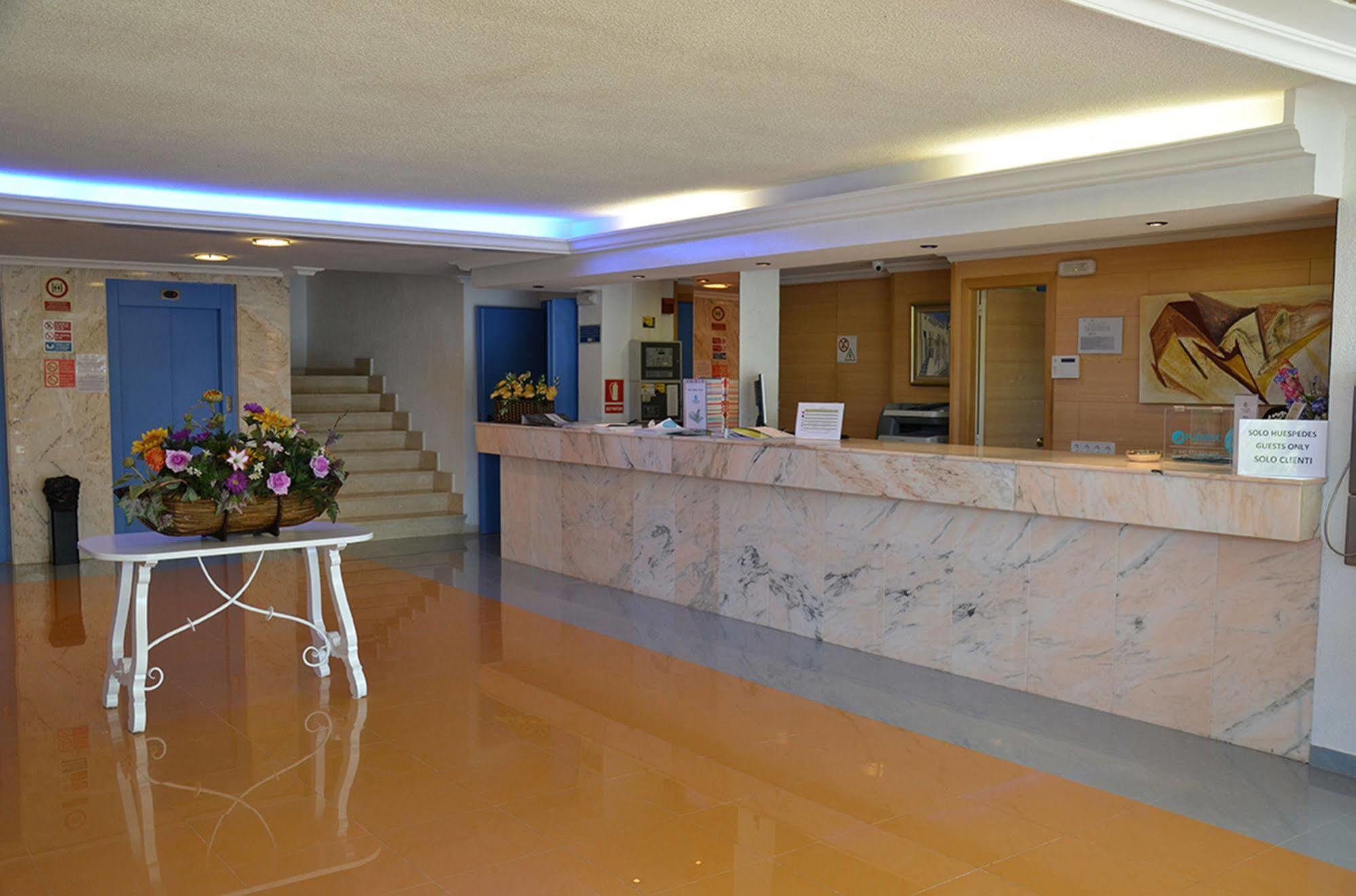 Vibra Monterrey Aparthotel 2*