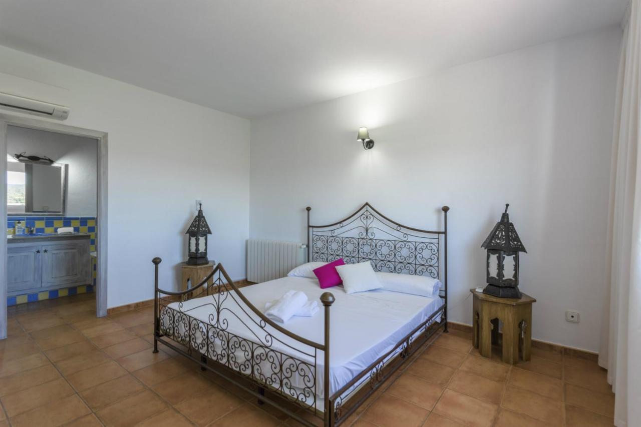 Villa Savines Is A Luxury Close To And Playa Den Bossa