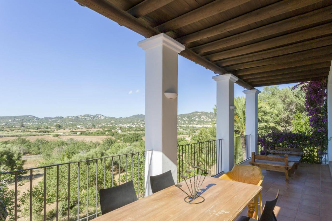 Villa Savines Is A Luxury Close To And Playa Den Bossa