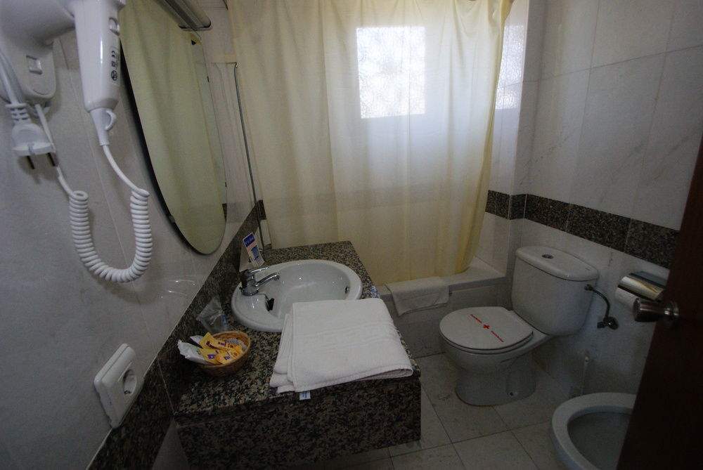 Abrat Hotel 3*