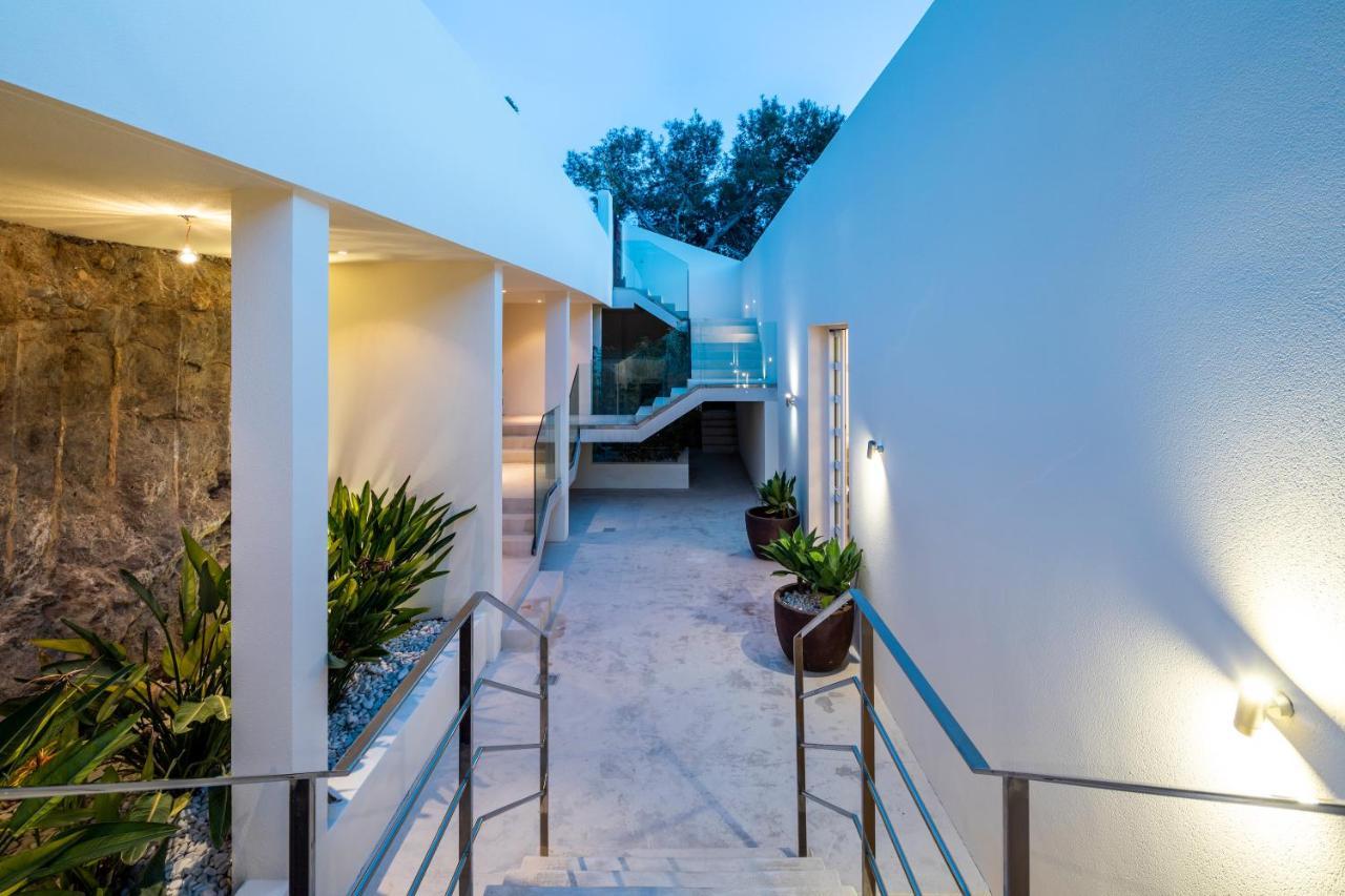 Villa Infinity -amazing Luxury 3 Pools & Jacuzzi